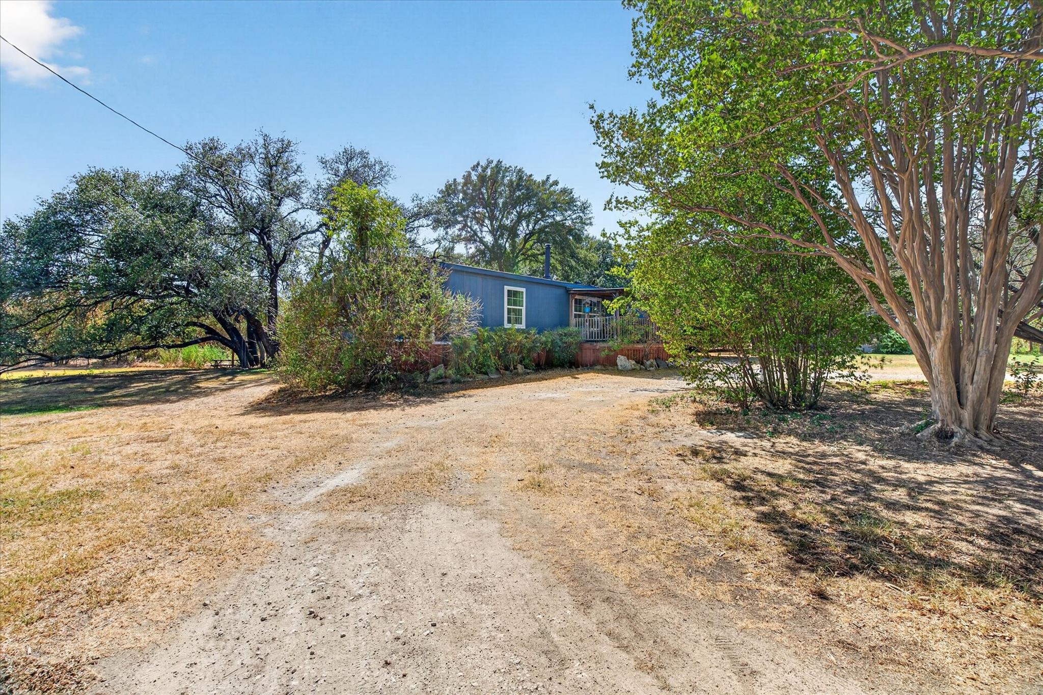 main property photo 28