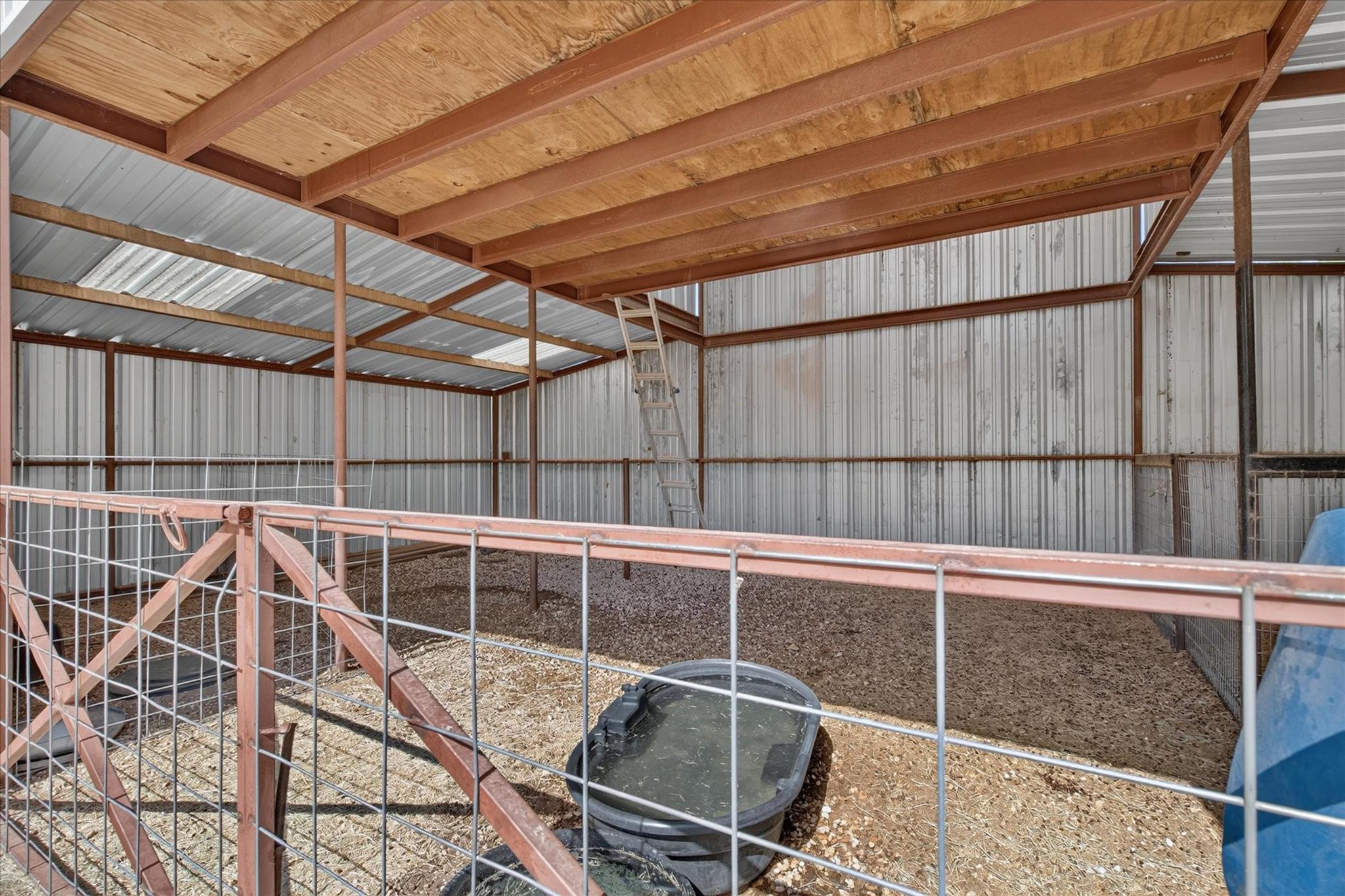 main property photo 29