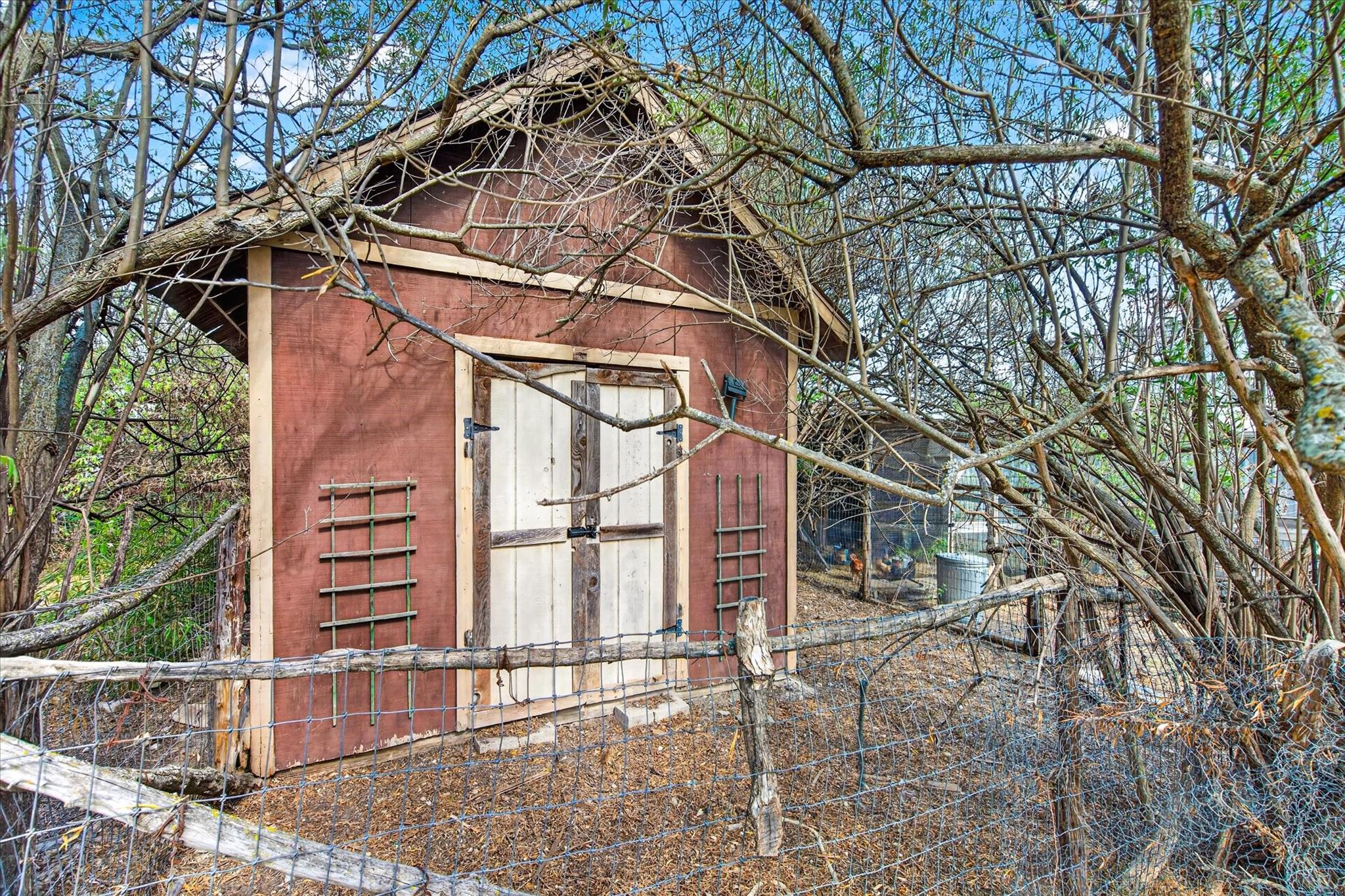 main property photo 32