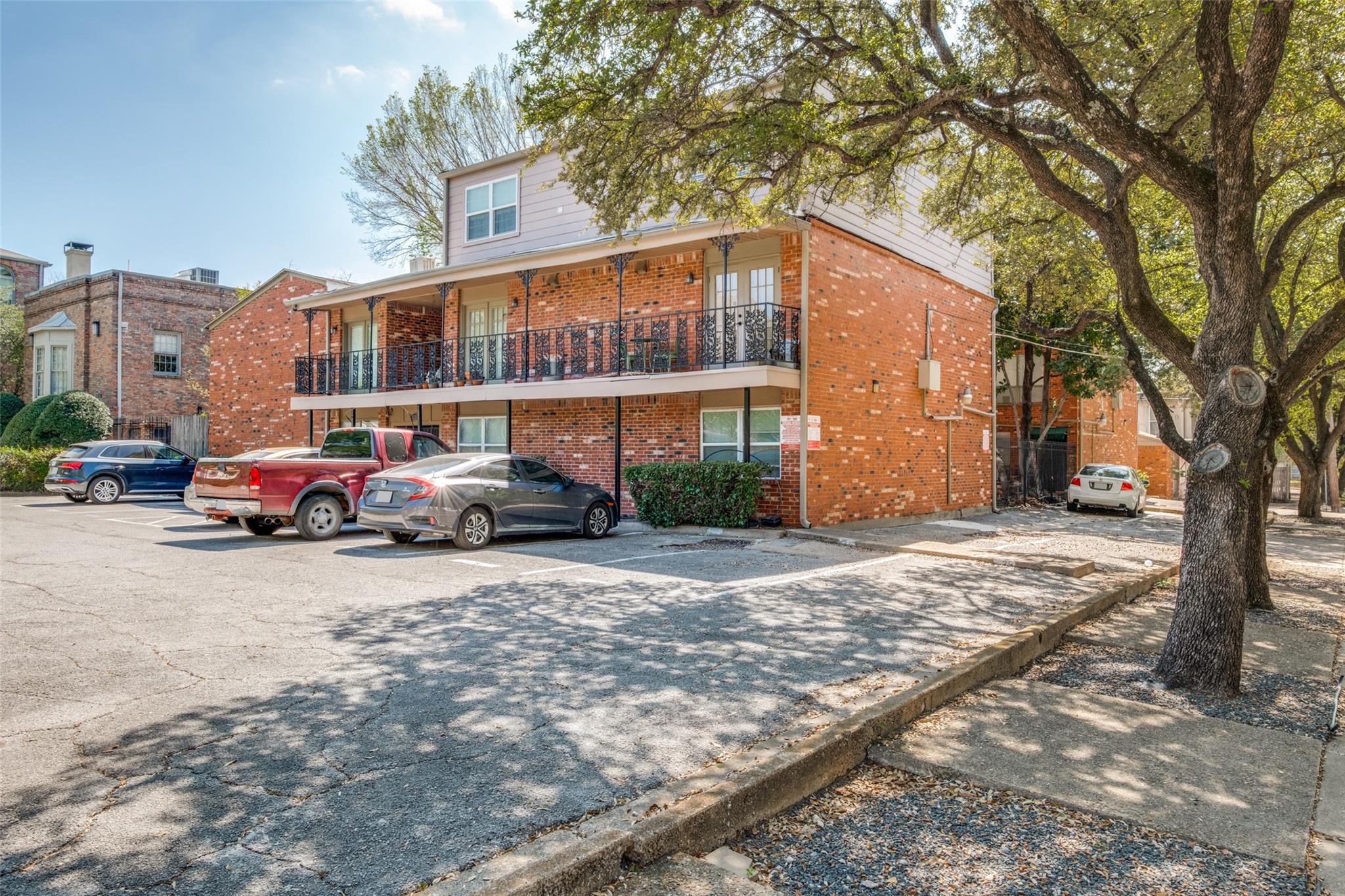 main property photo 19