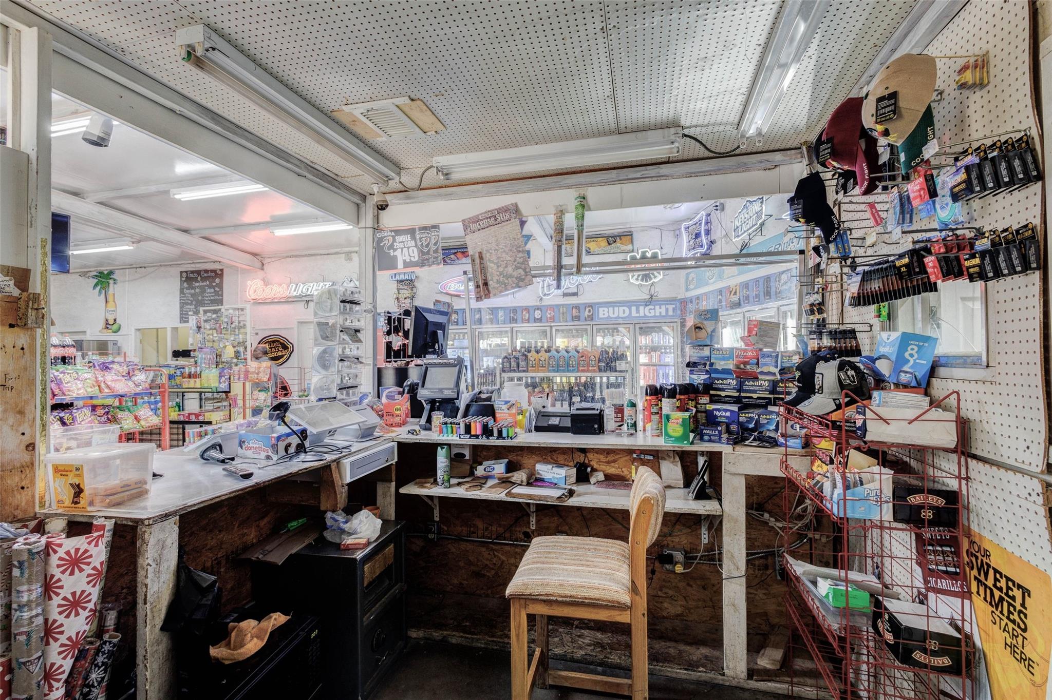 main property photo 10