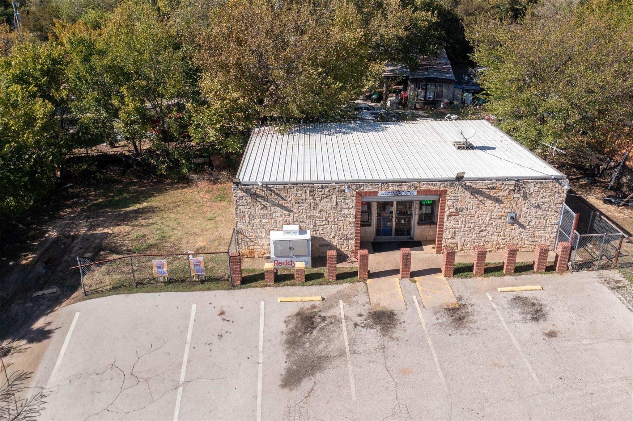 main property photo 32