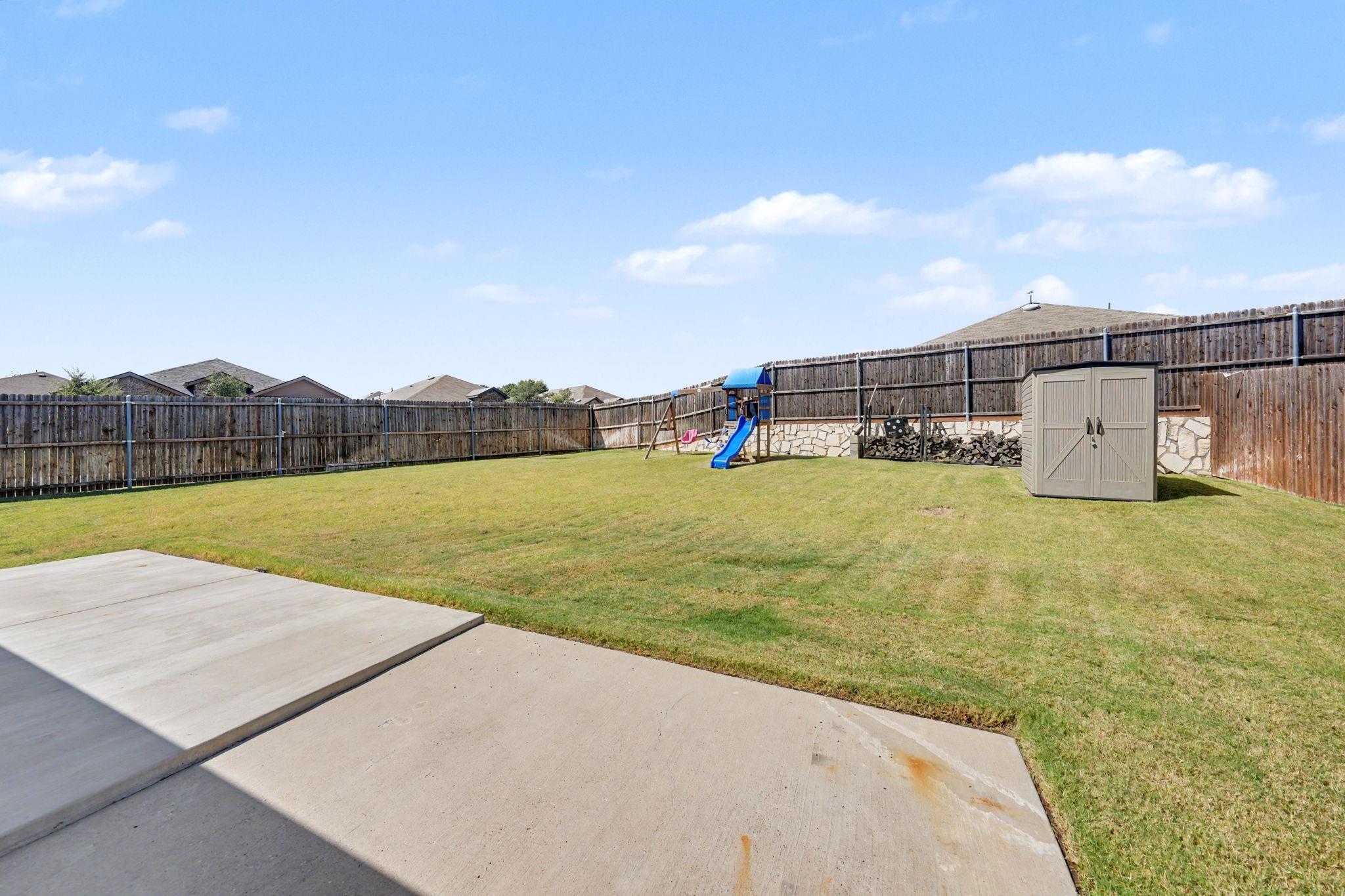 main property photo 23