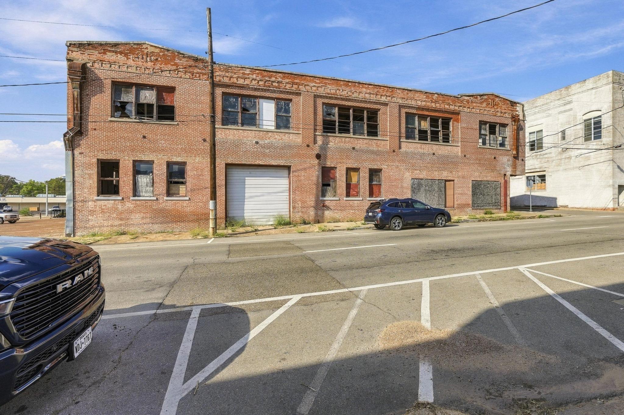 main property photo 11