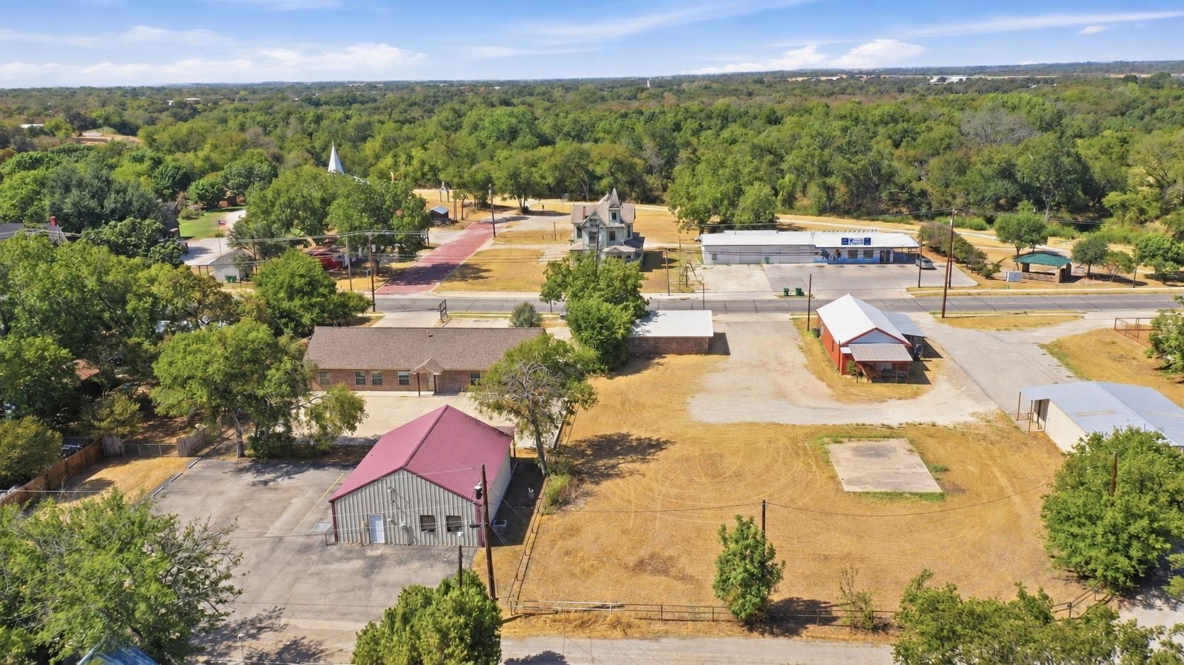 main property photo 10
