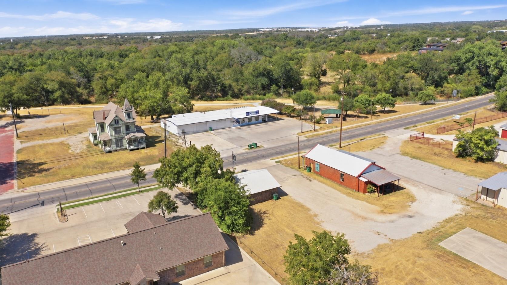 main property photo 8