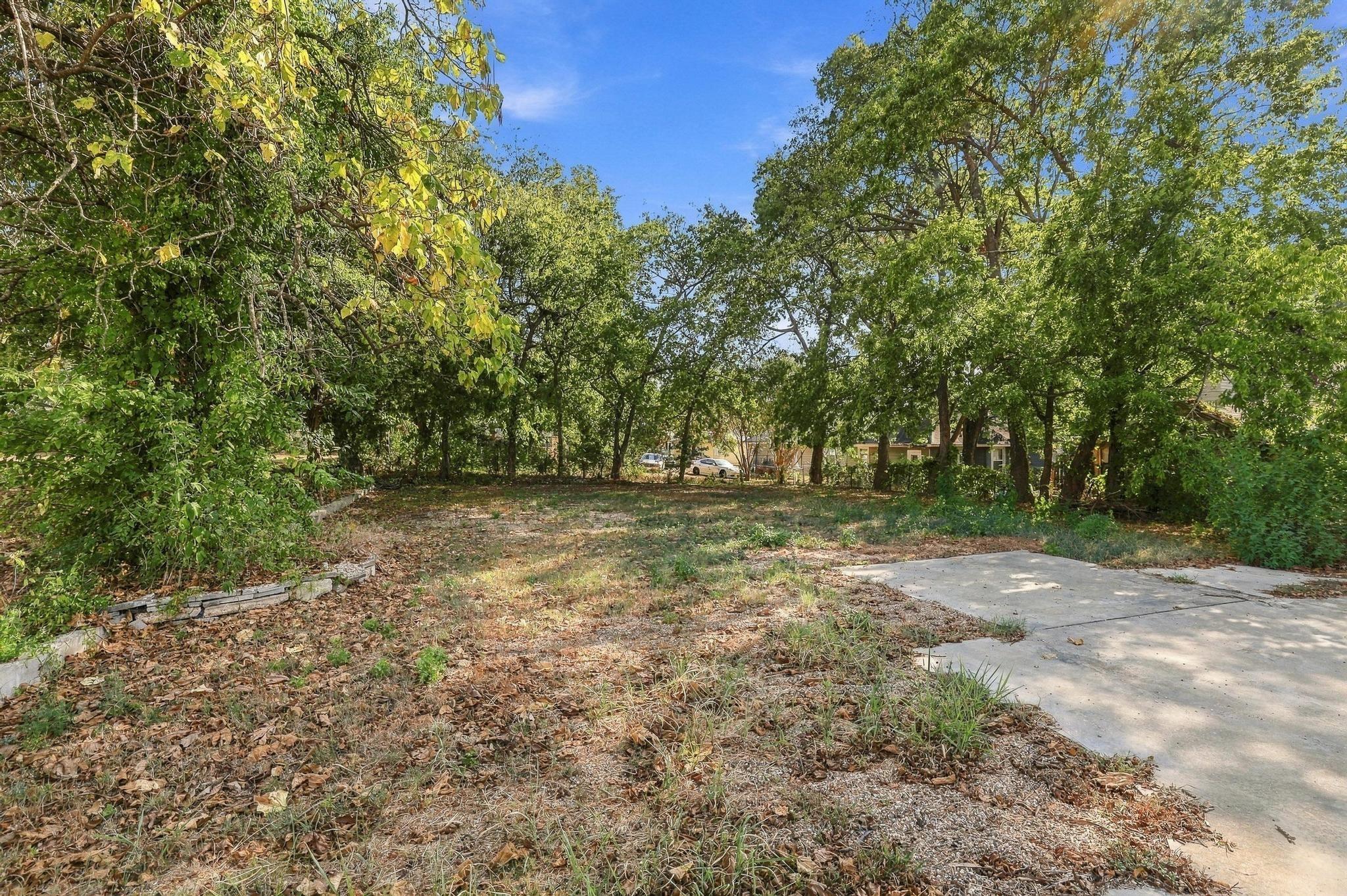 main property photo 13
