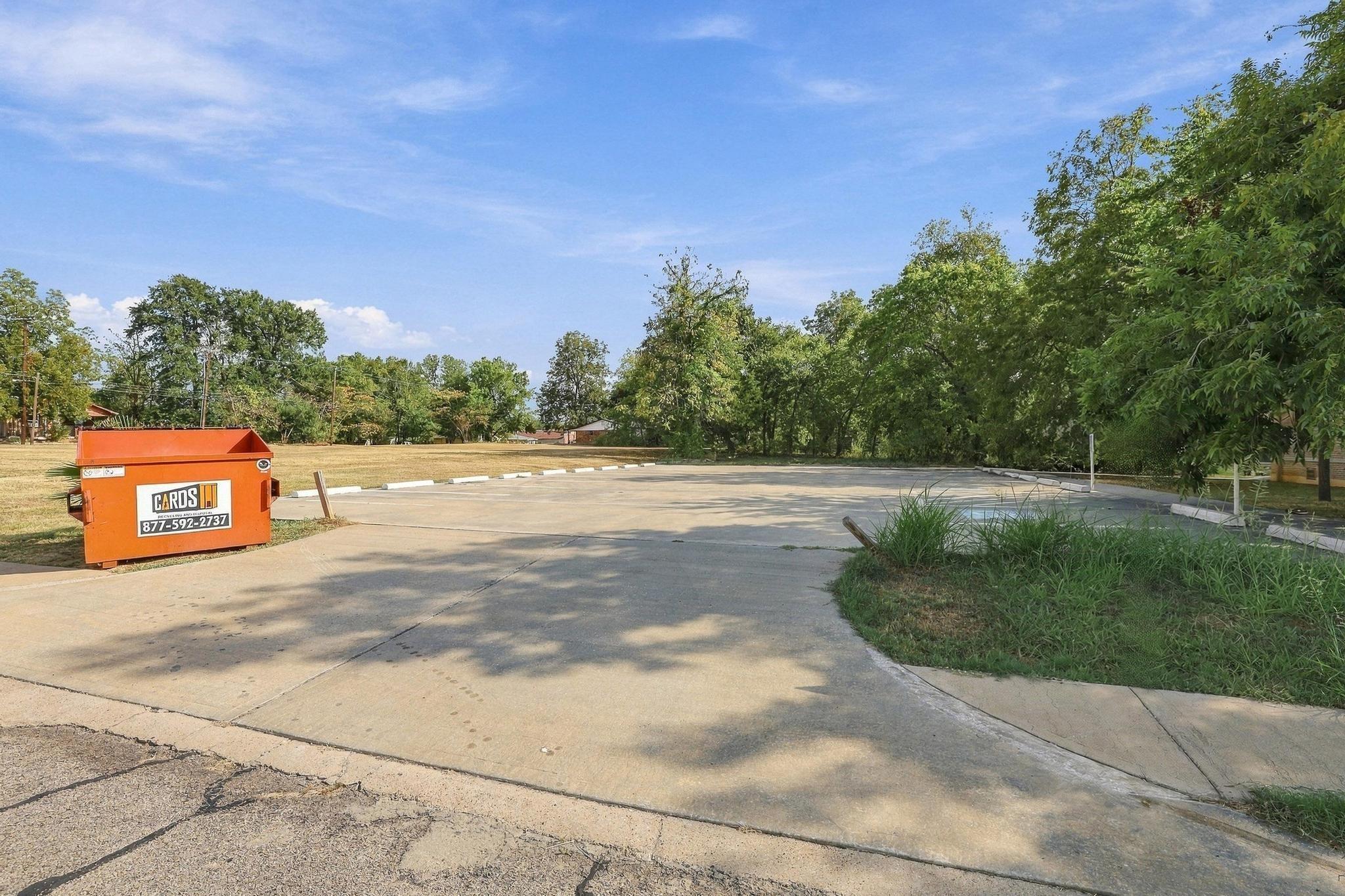 main property photo 9