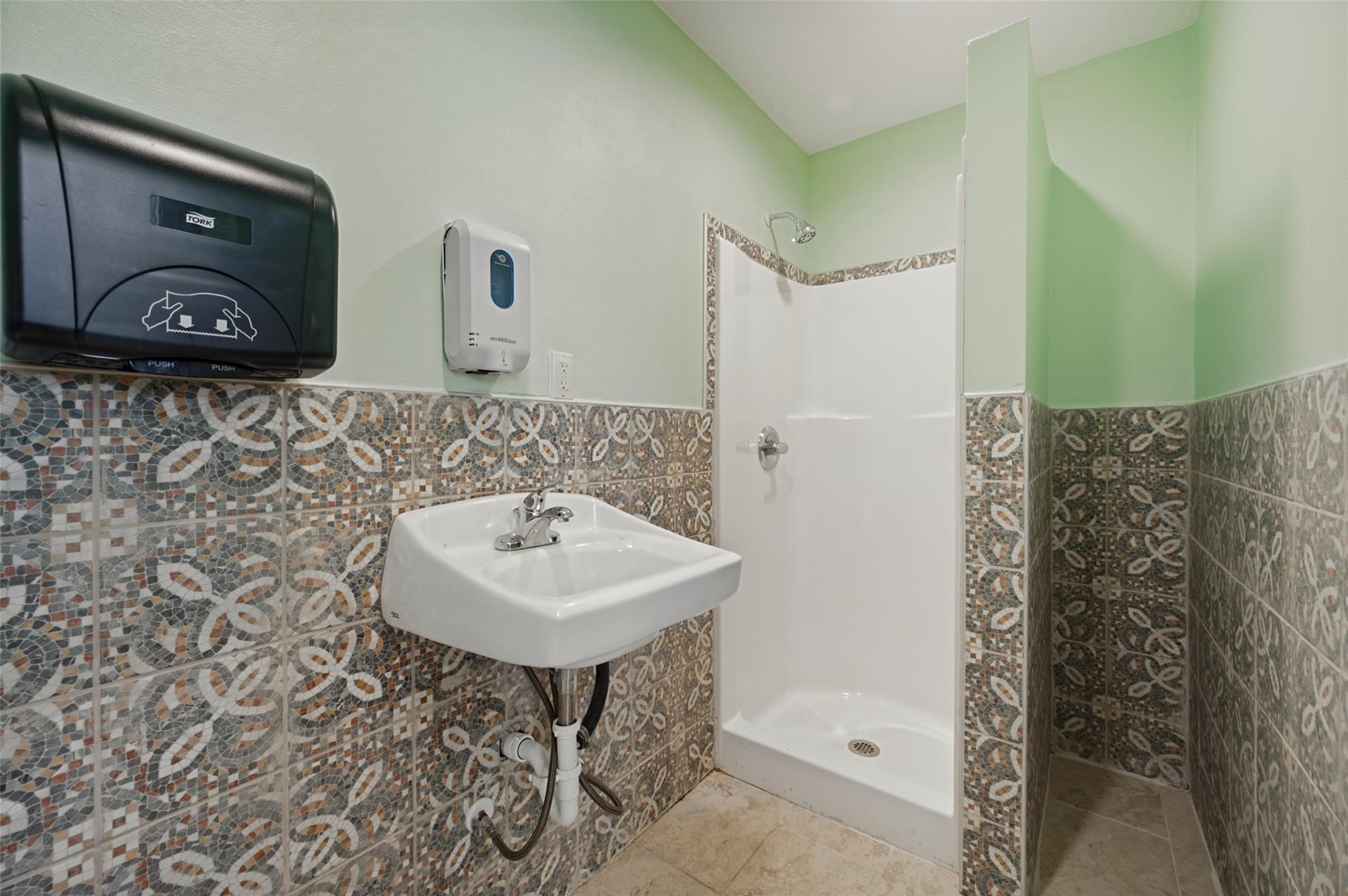 main property photo 20