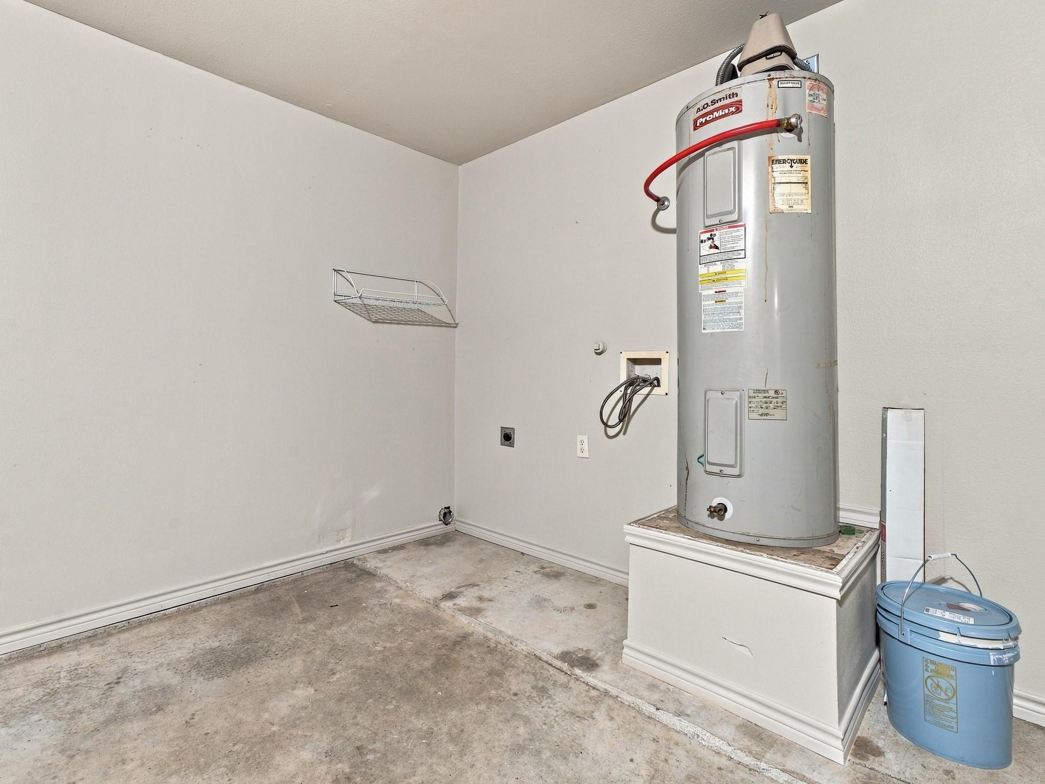 main property photo 28