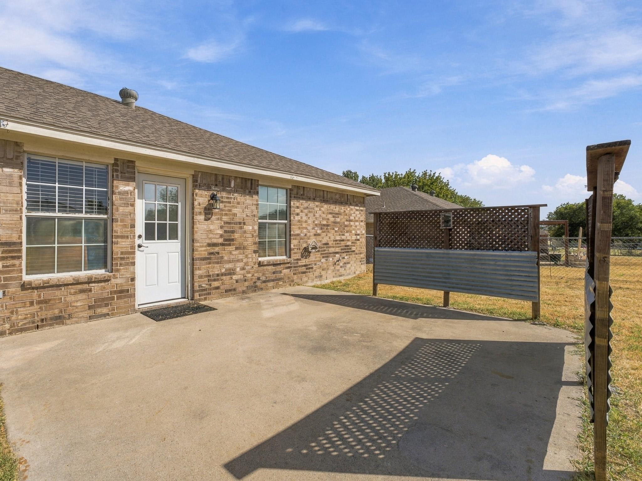 main property photo 30
