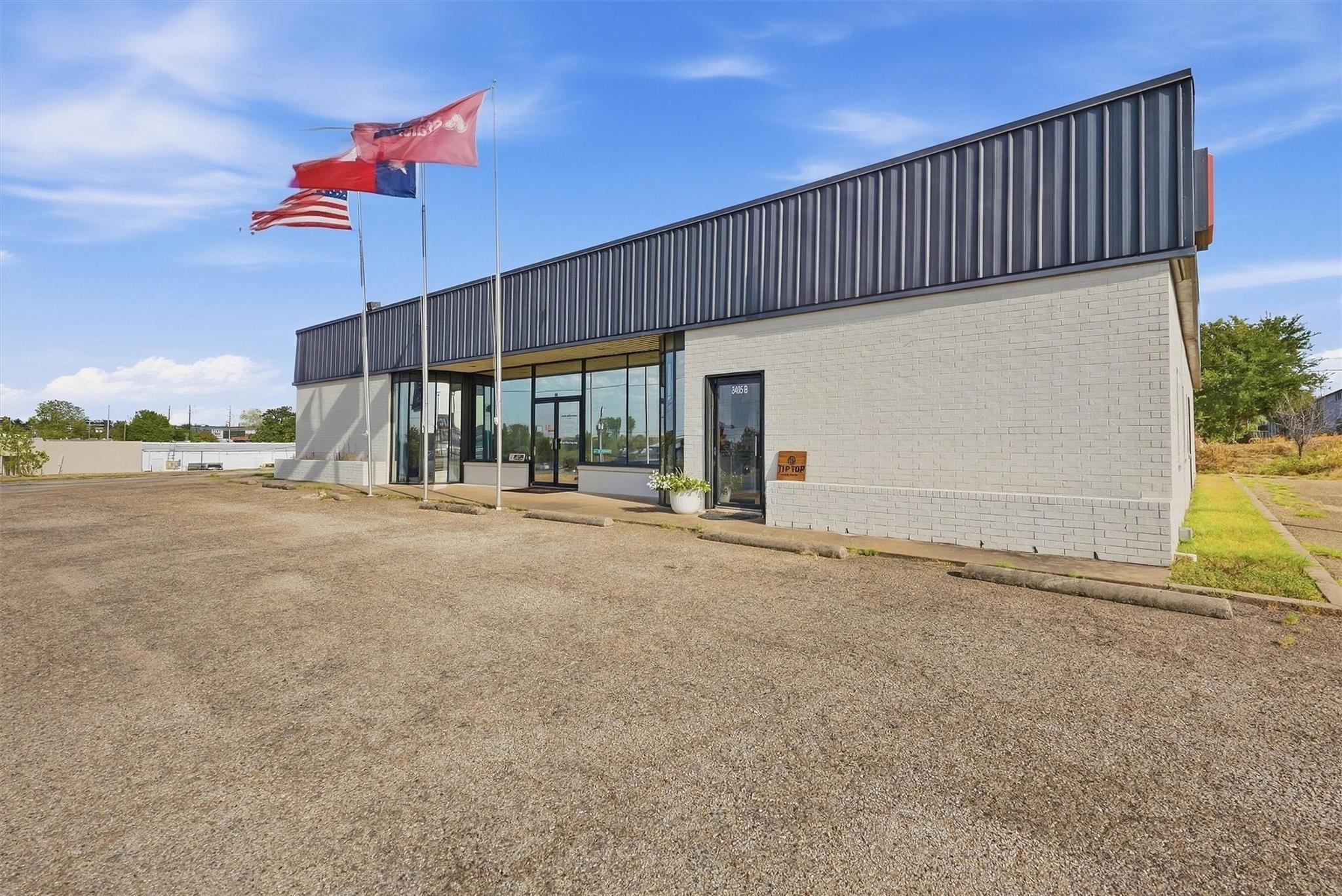 main property photo 33