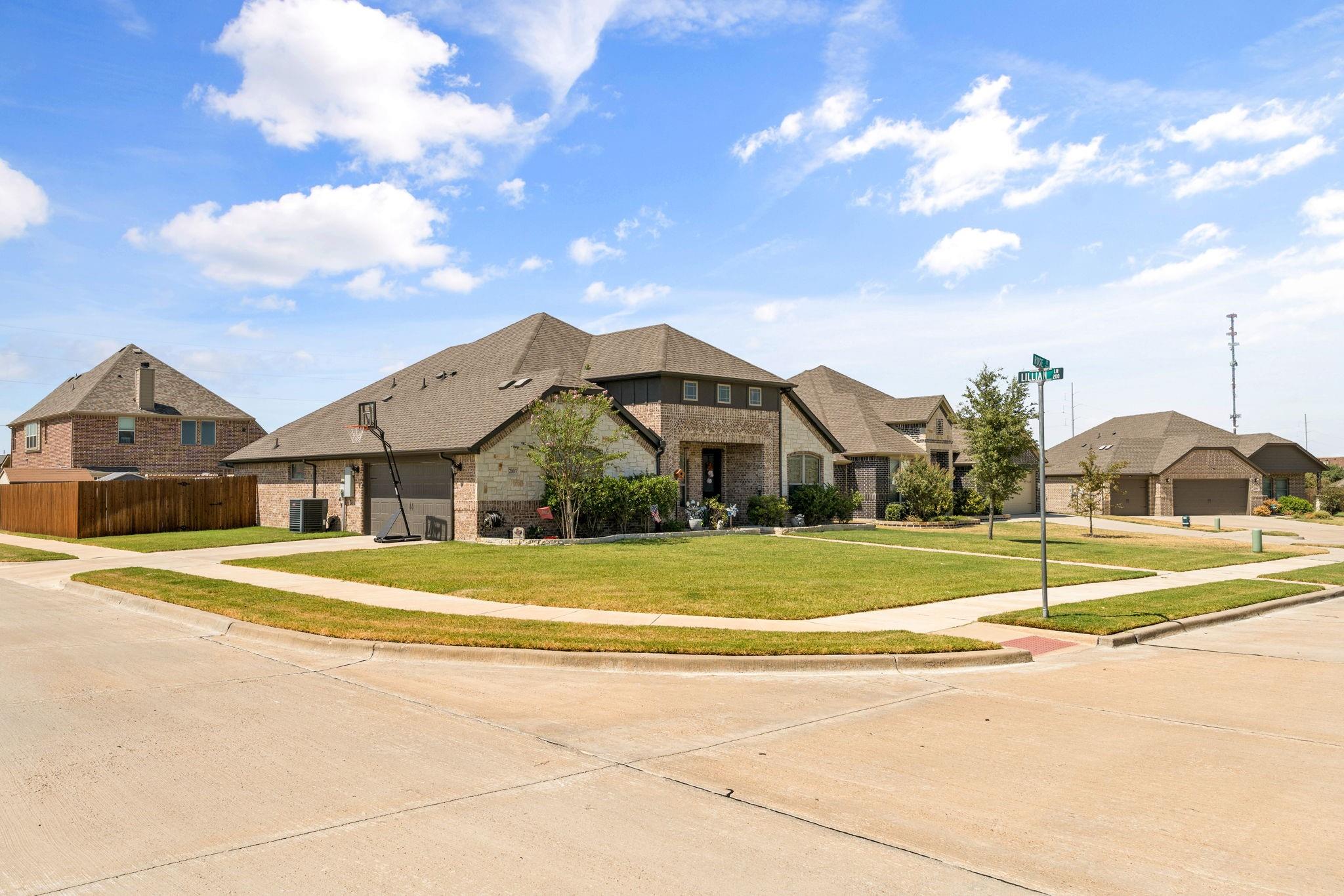 main property photo 6