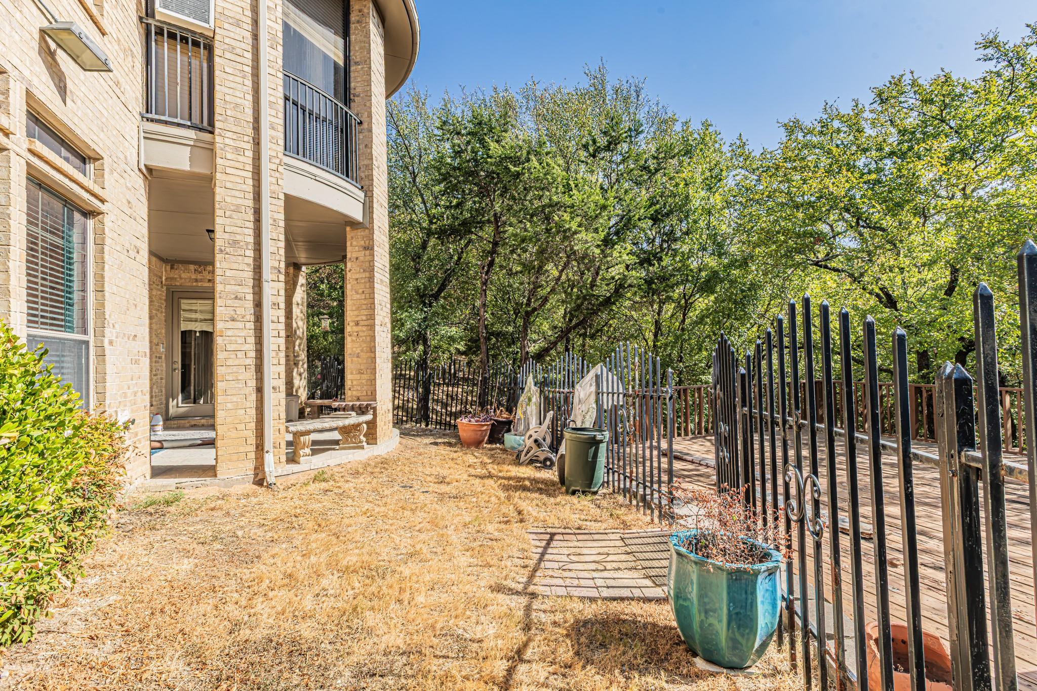 main property photo 30