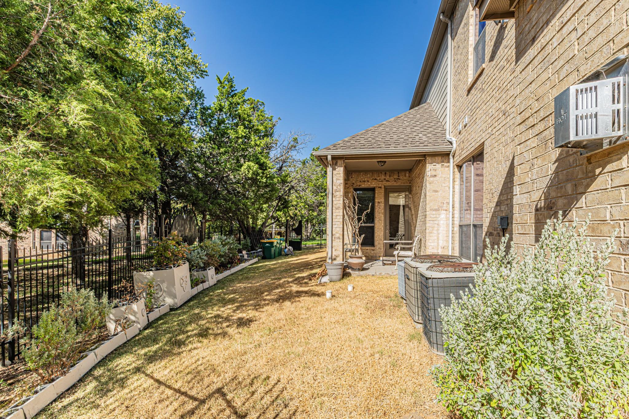 main property photo 31