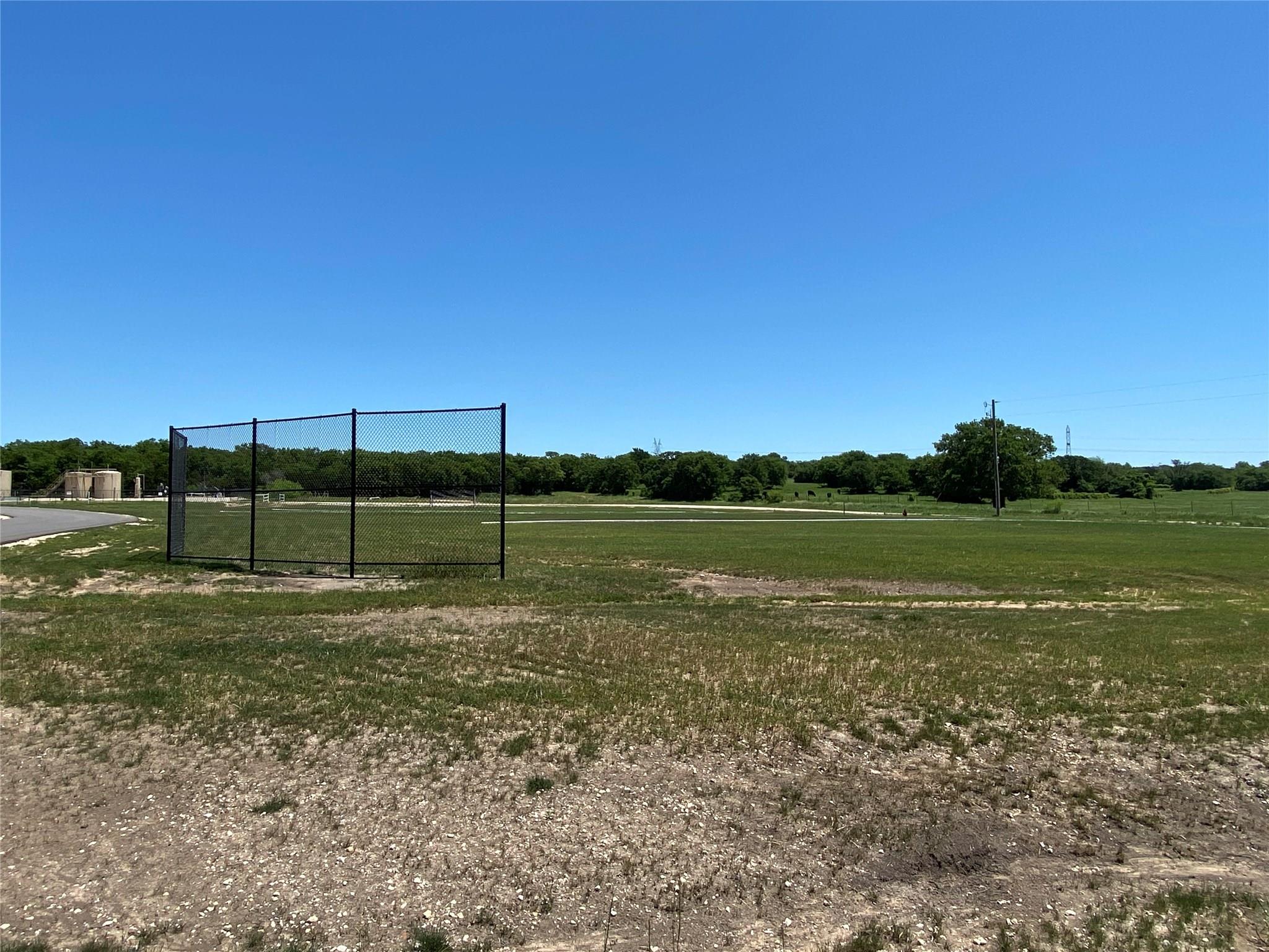 main property photo 32