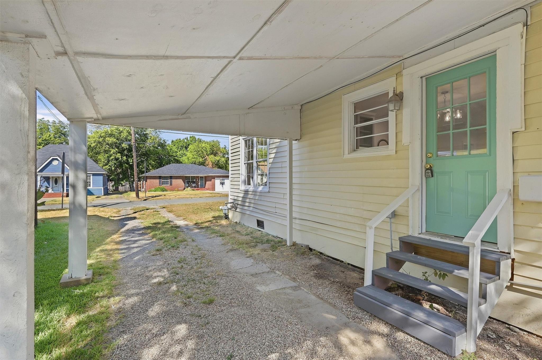 main property photo 34