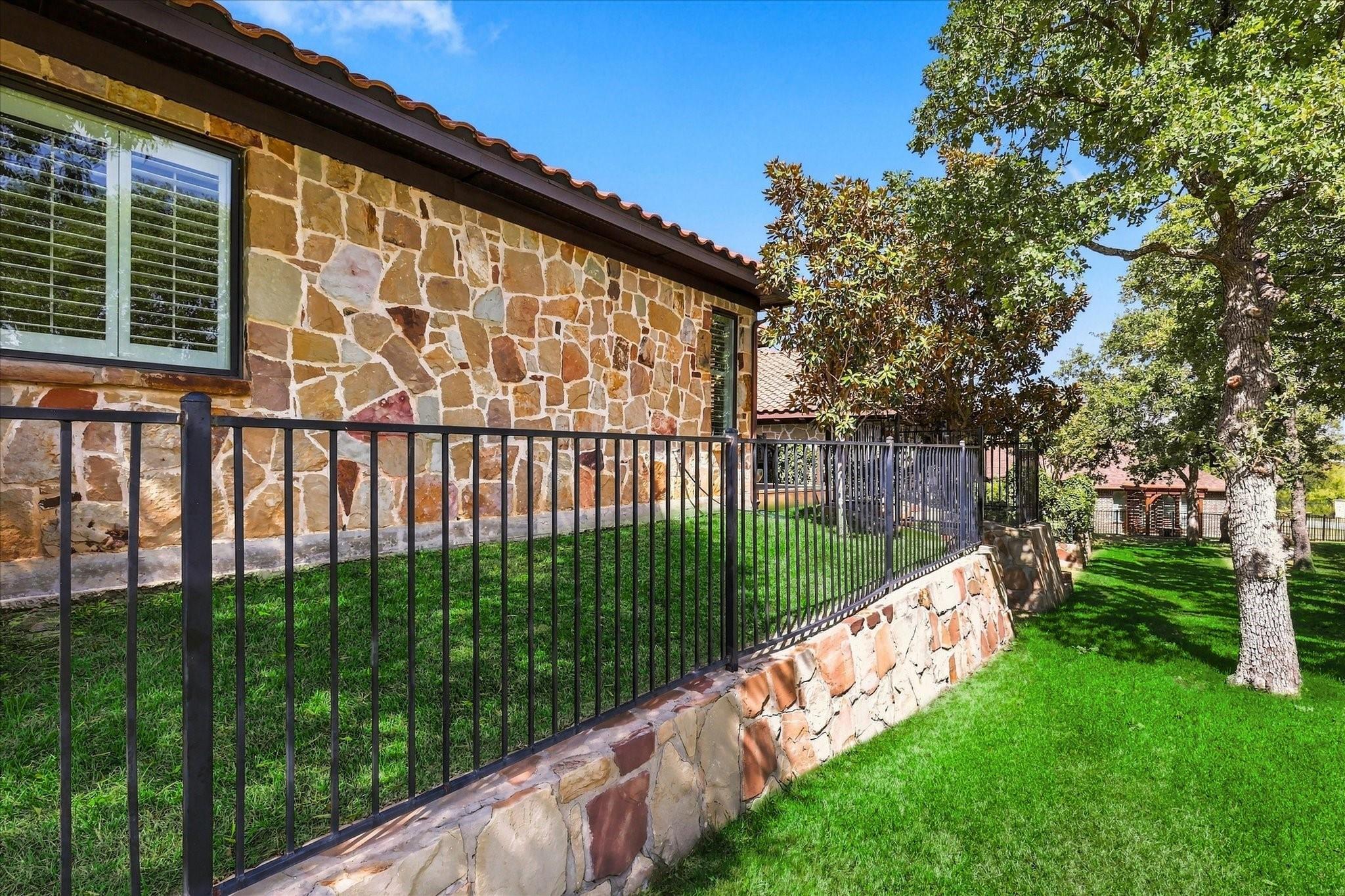 main property photo 27