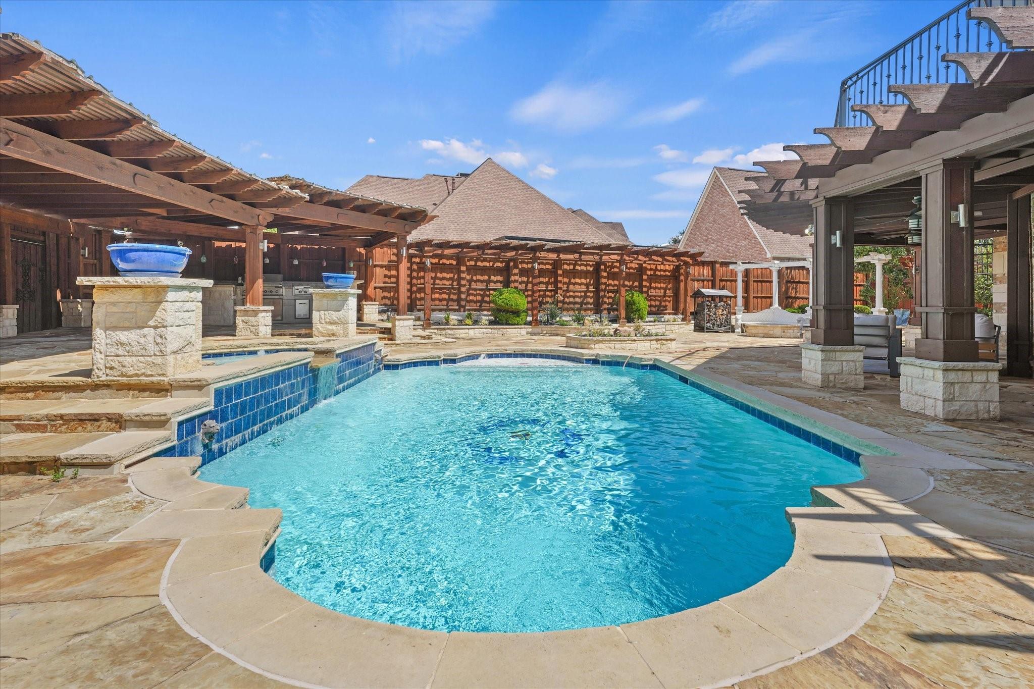 main property photo 31