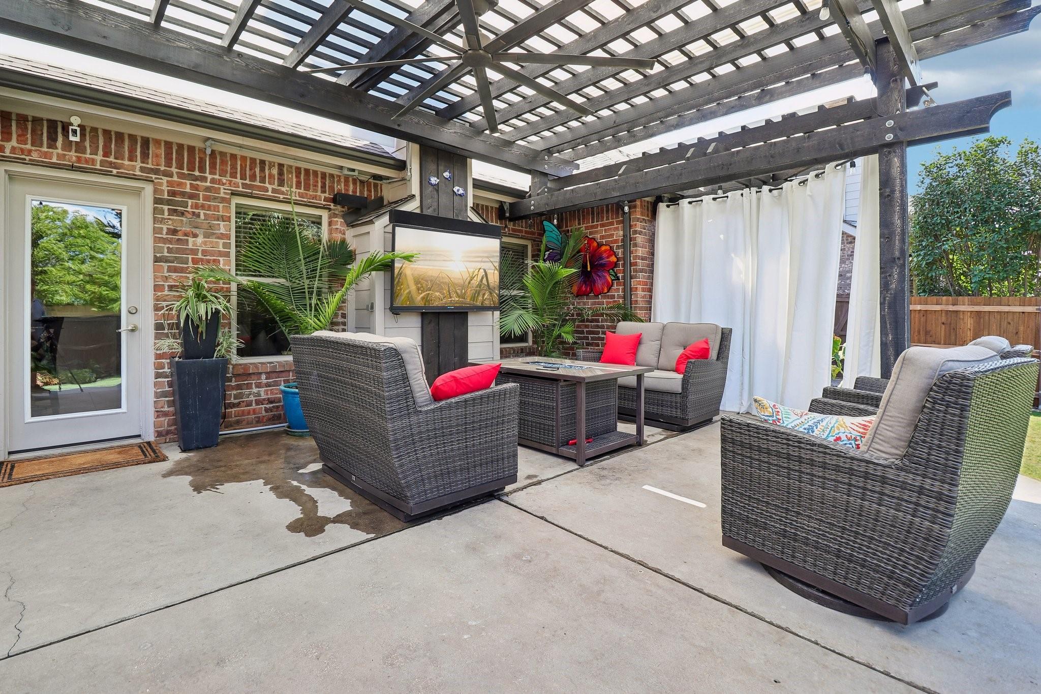 main property photo 32