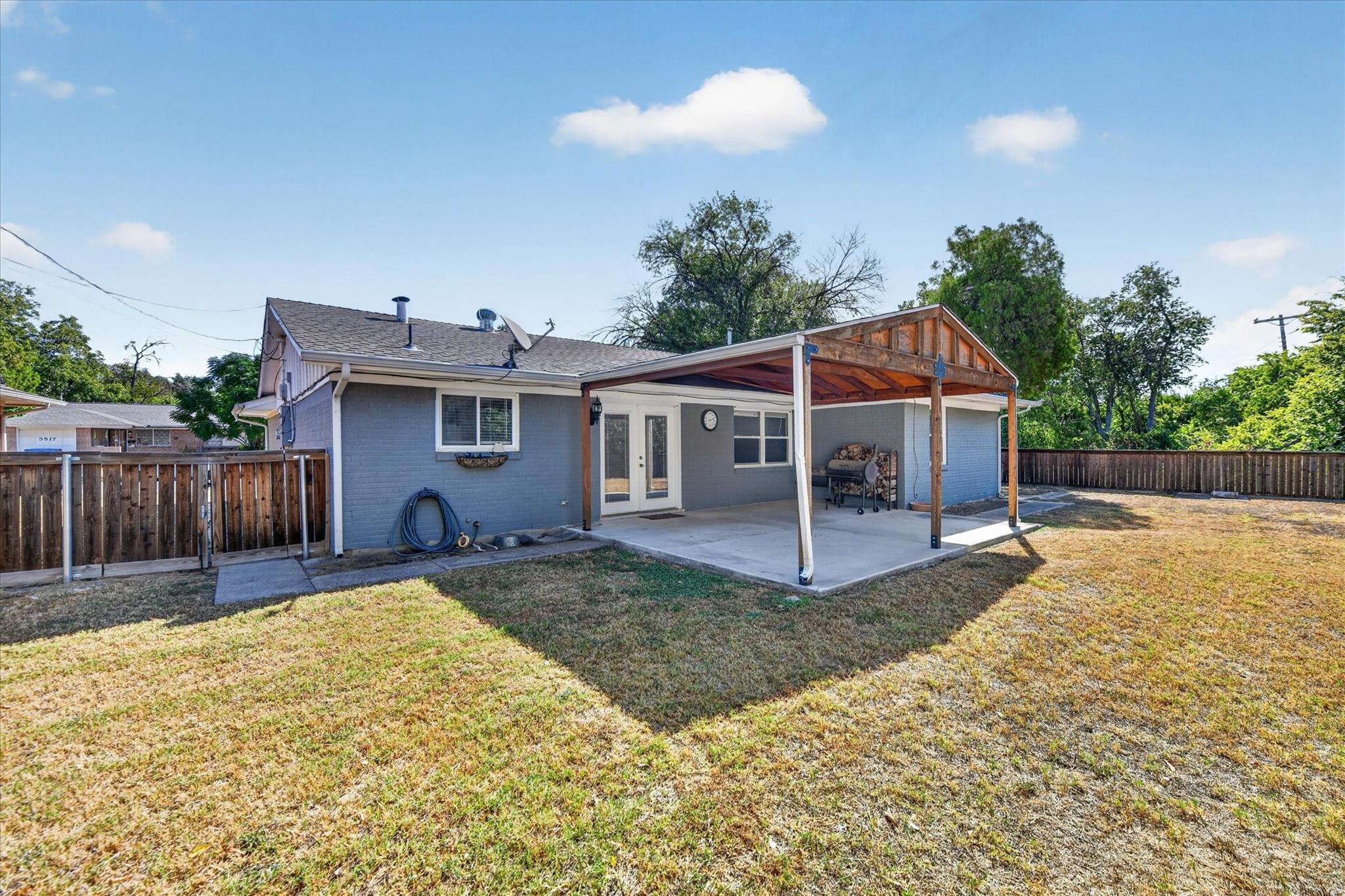 main property photo 23