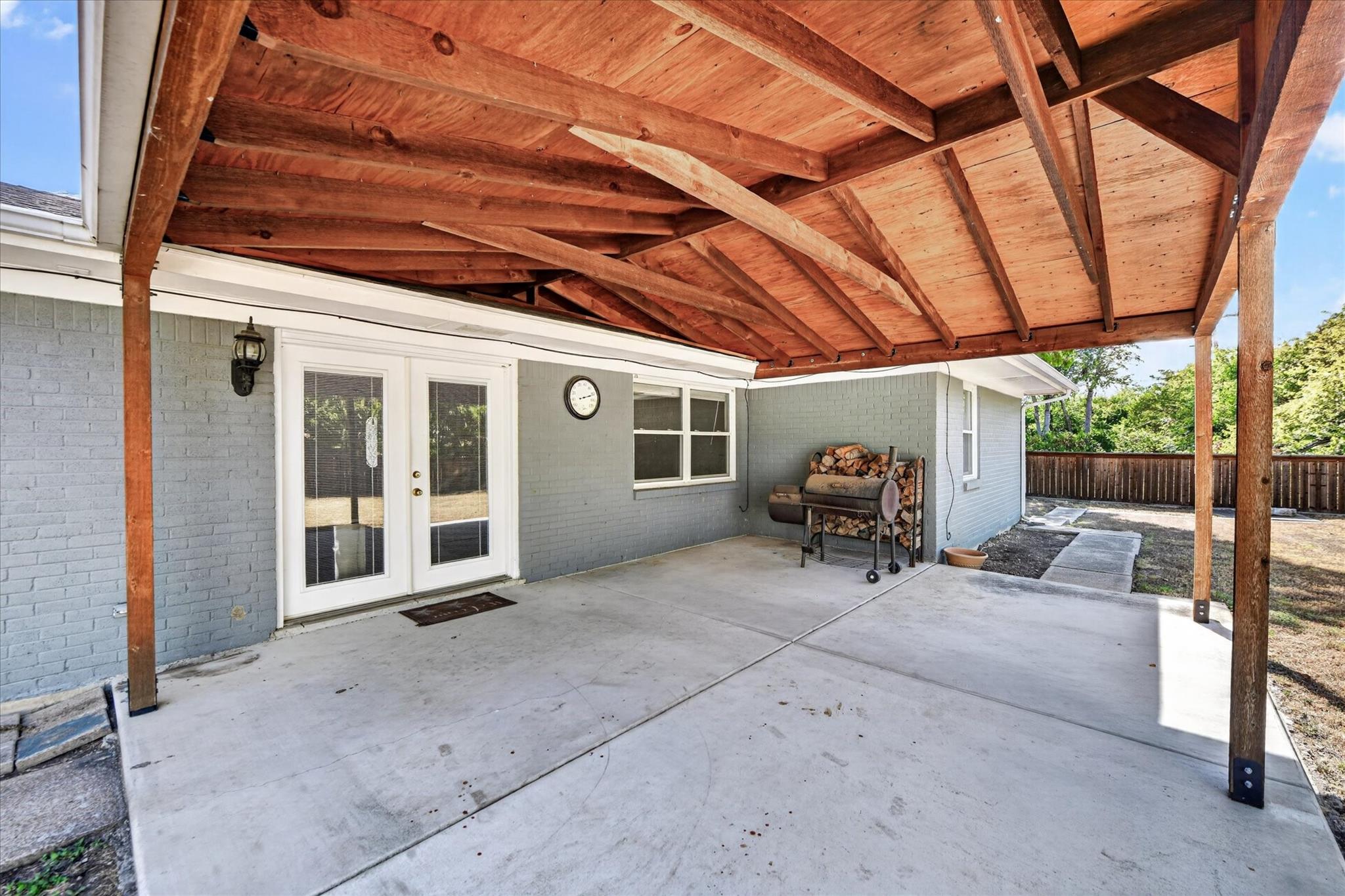 main property photo 25