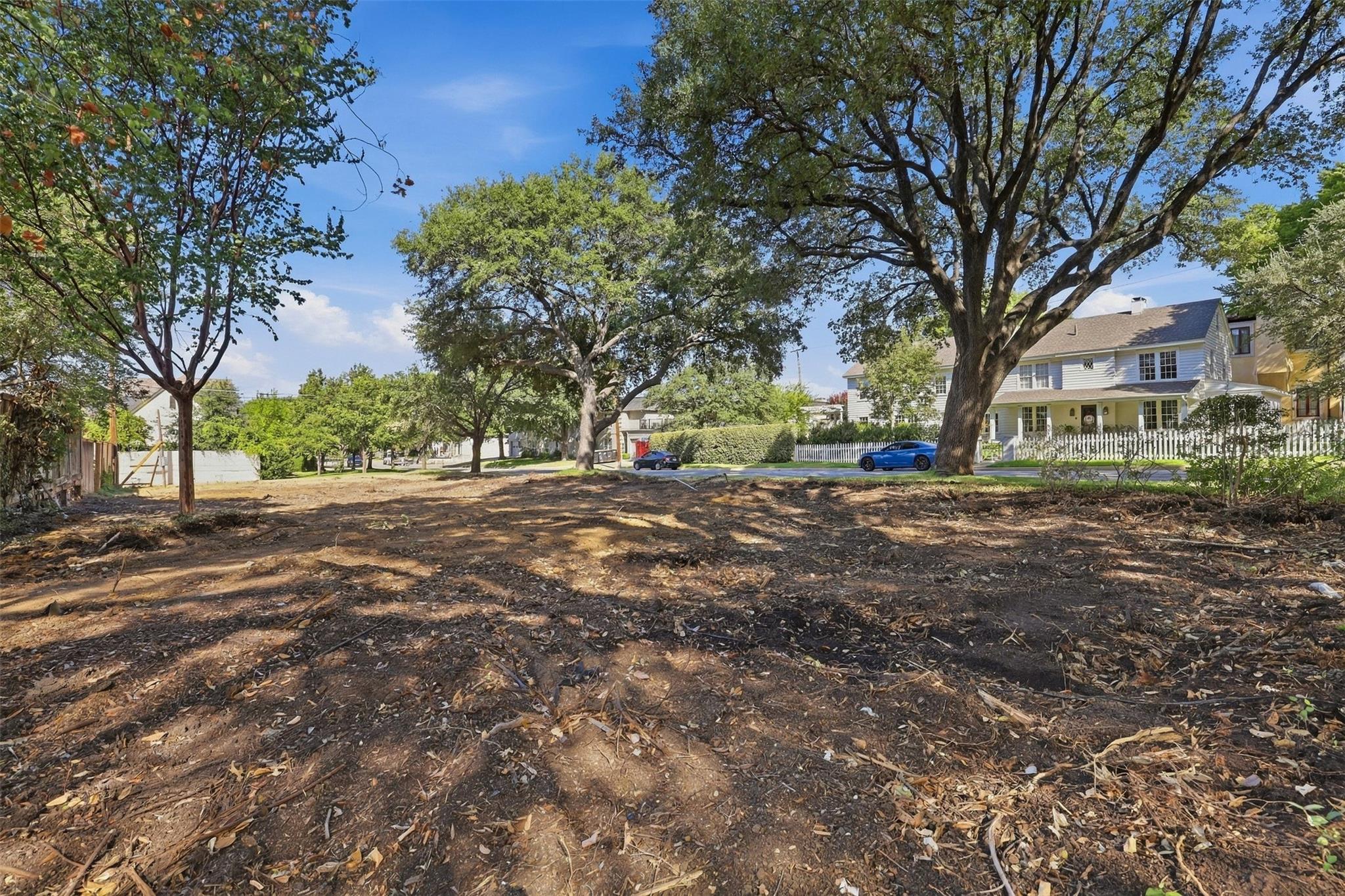 main property photo 9