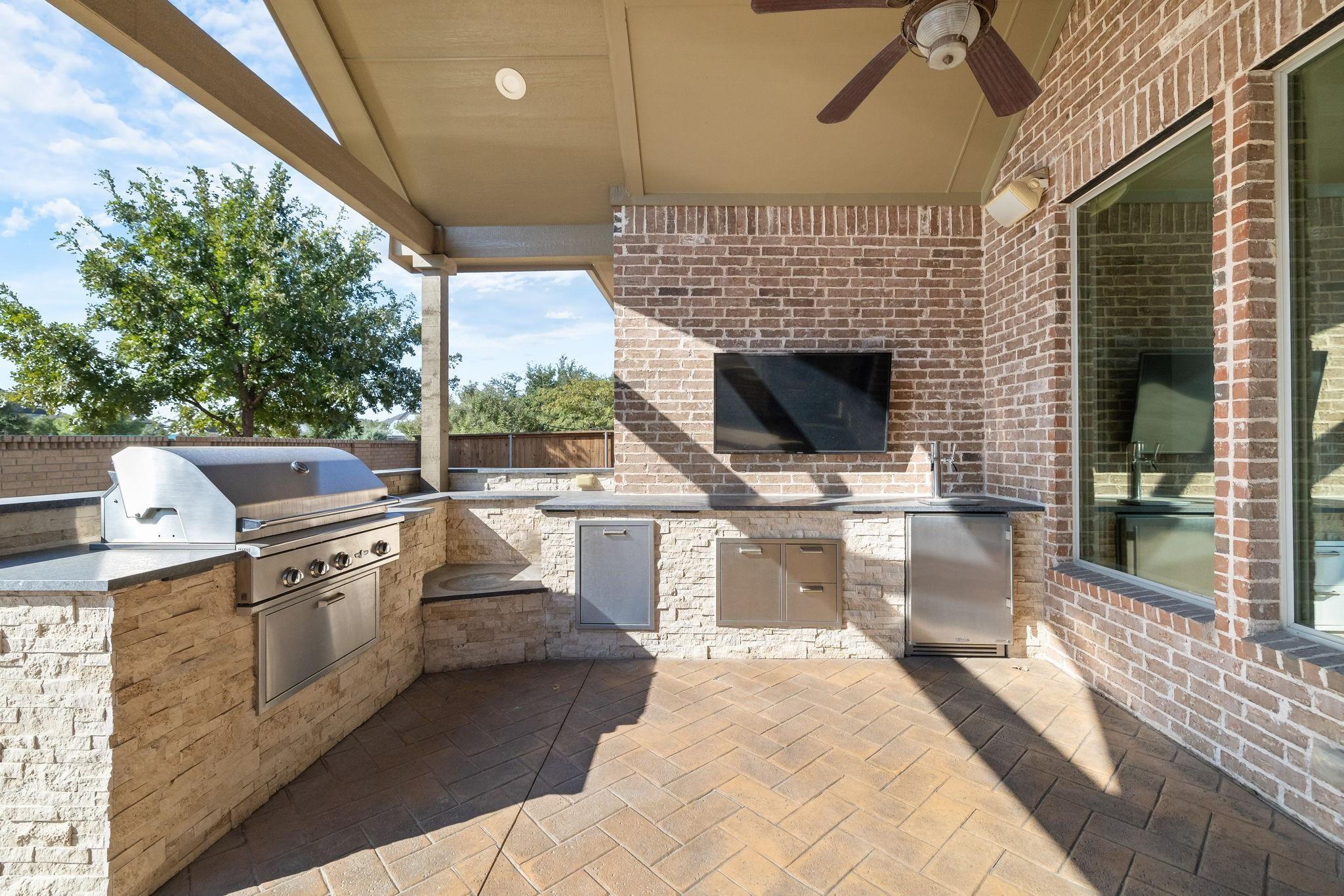 main property photo 37