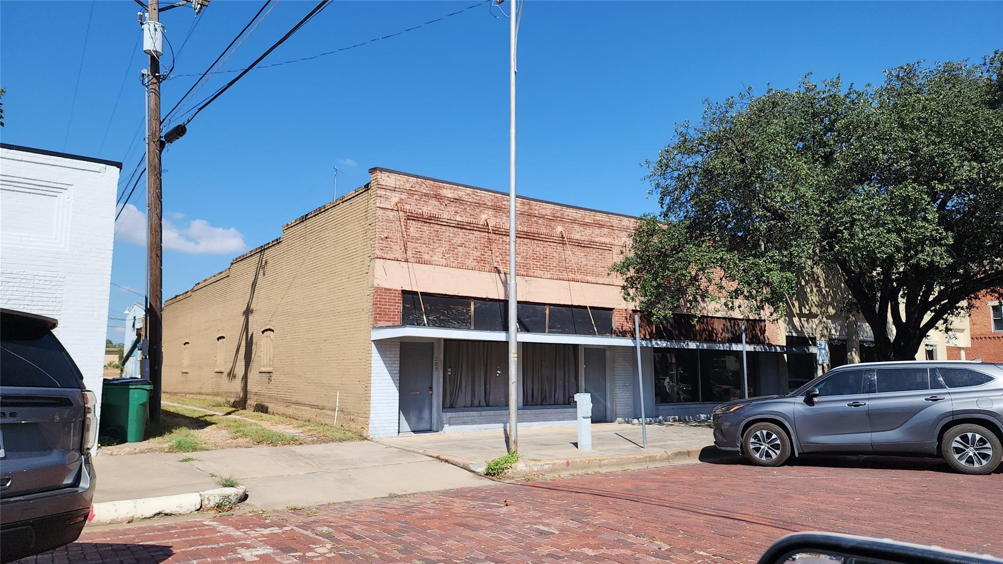 main property photo 2
