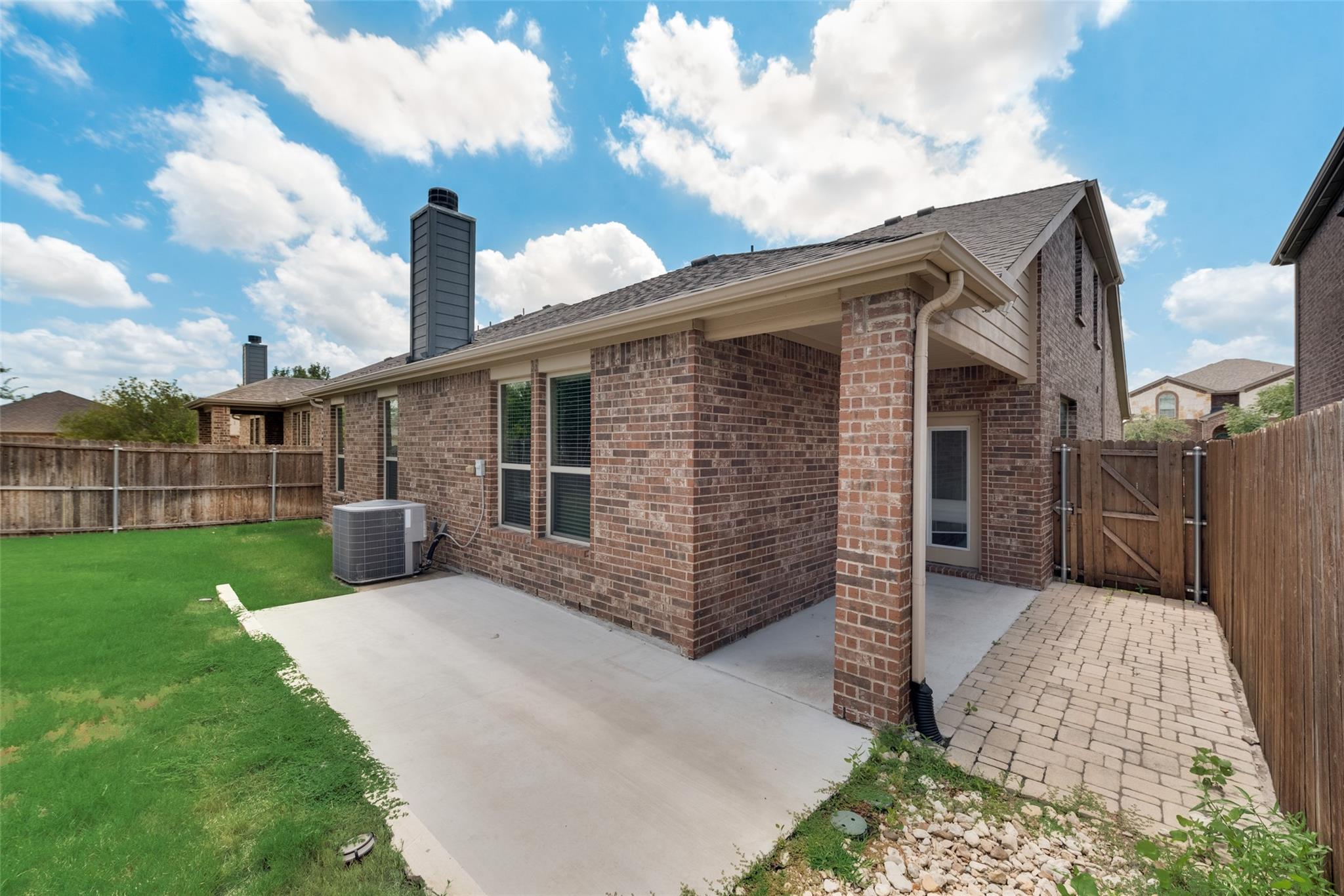 main property photo 28