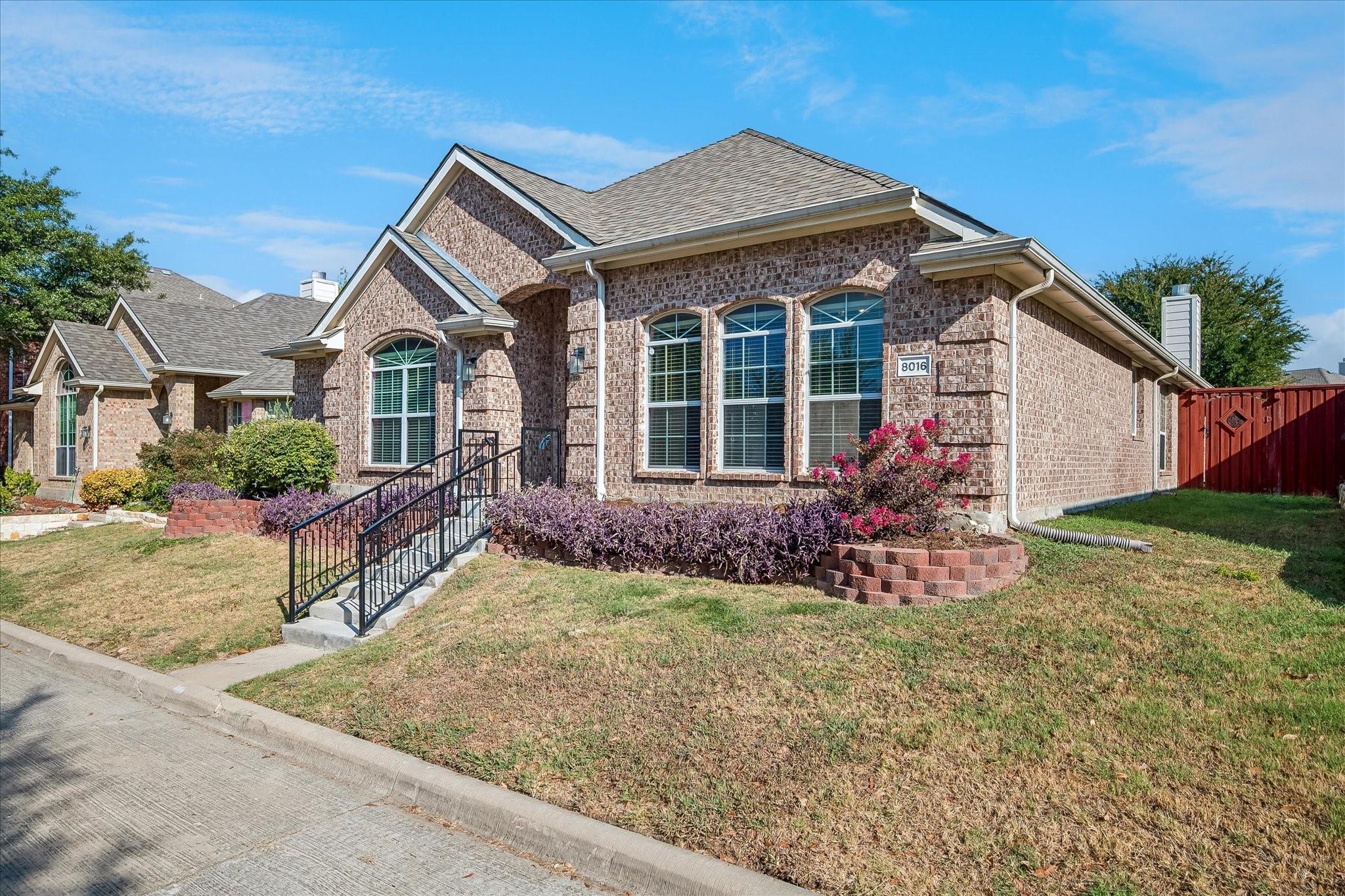 main property photo 28