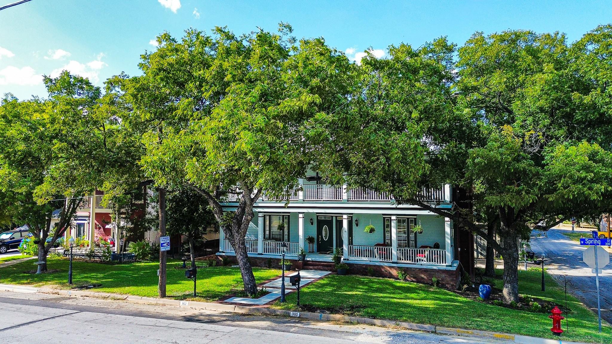 main property photo 9