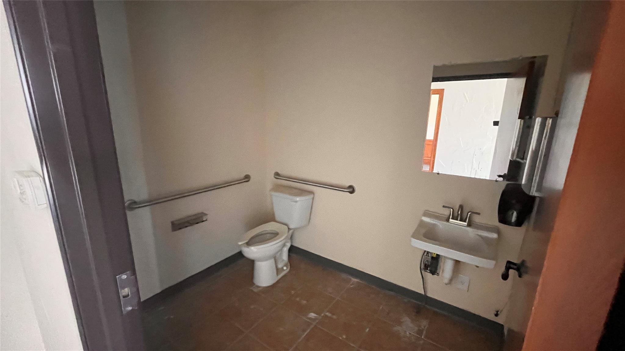 main property photo 3