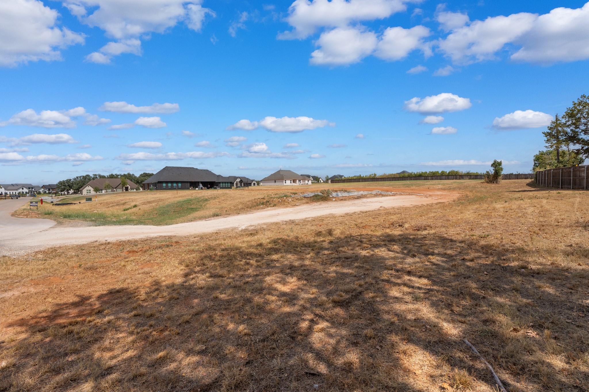 main property photo 15