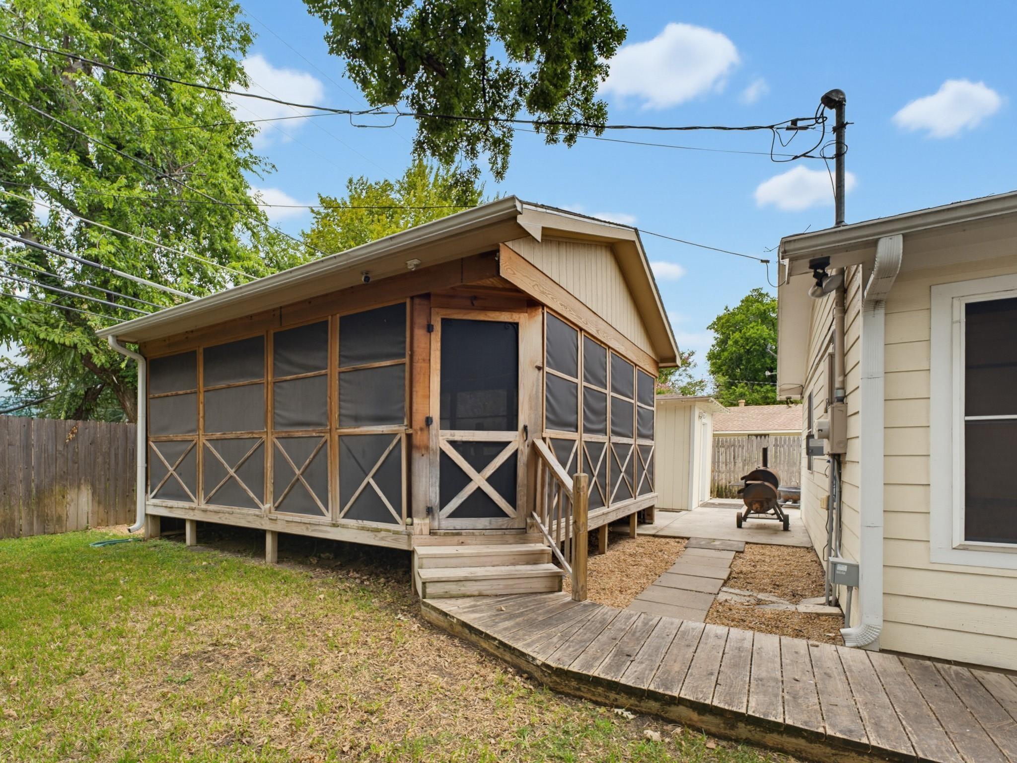 main property photo 30