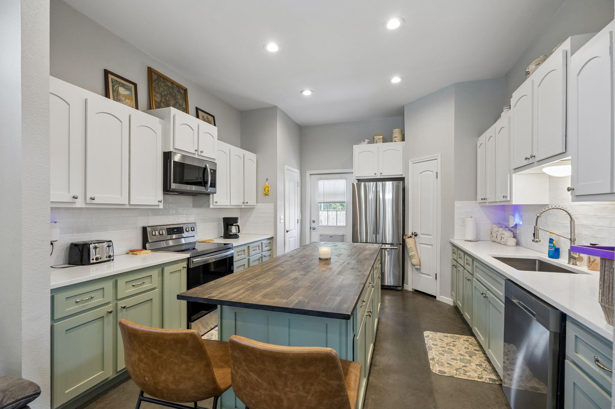 main property photo 36