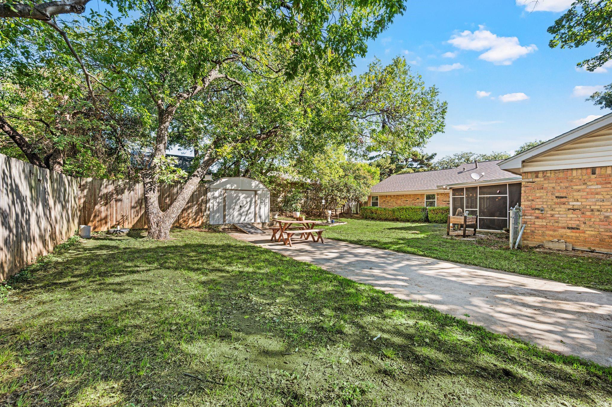 main property photo 32