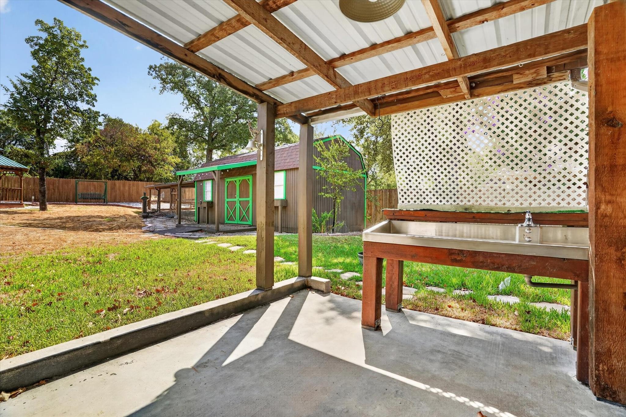 main property photo 11