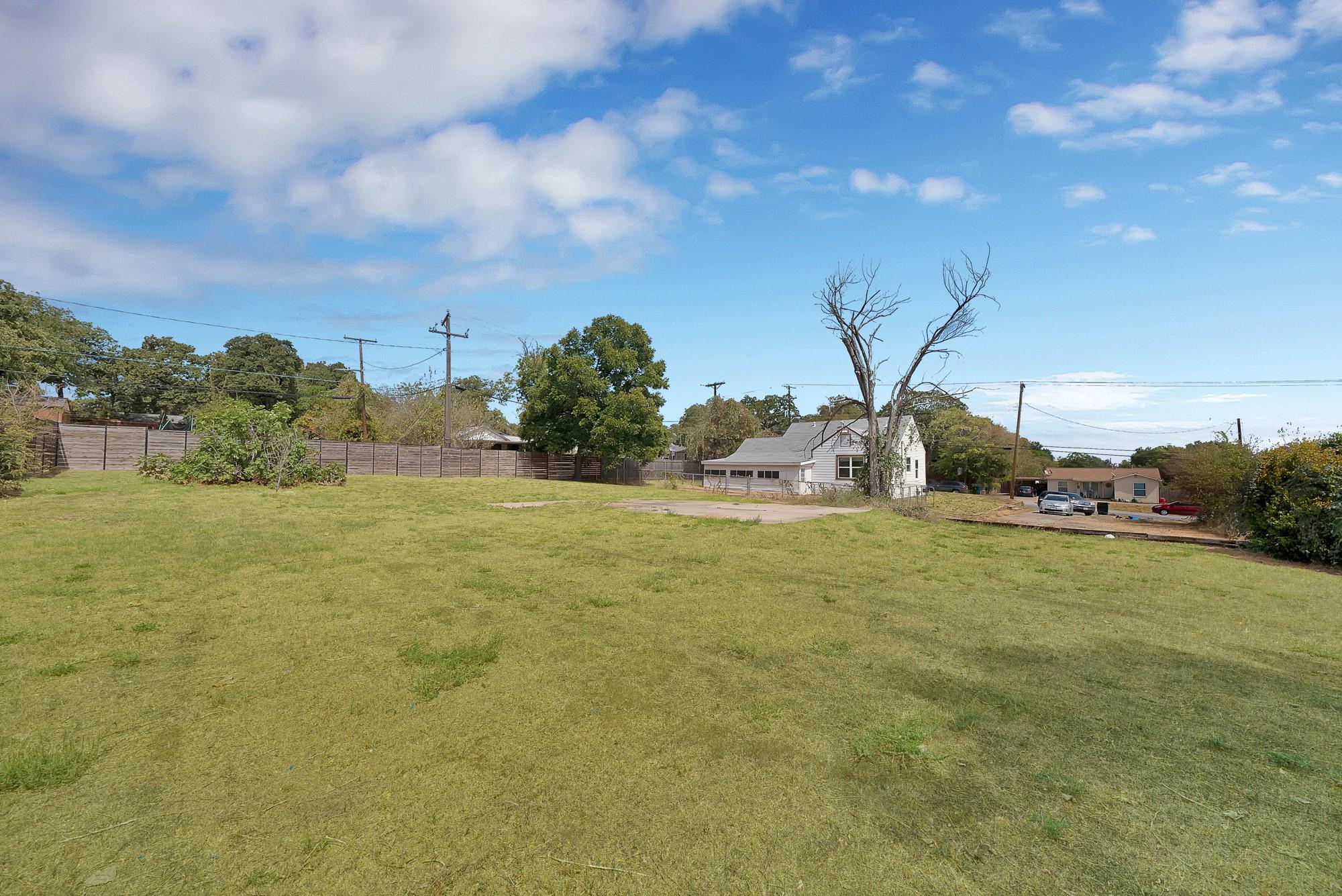 main property photo 30