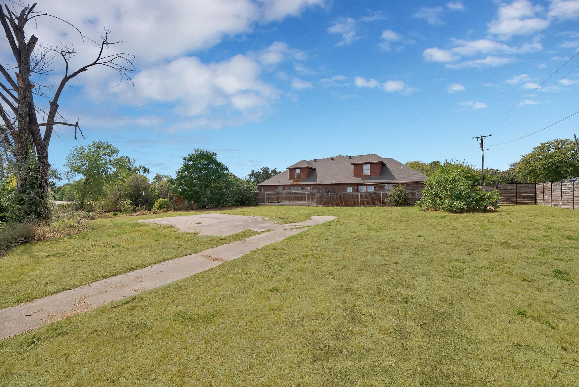 main property photo 32