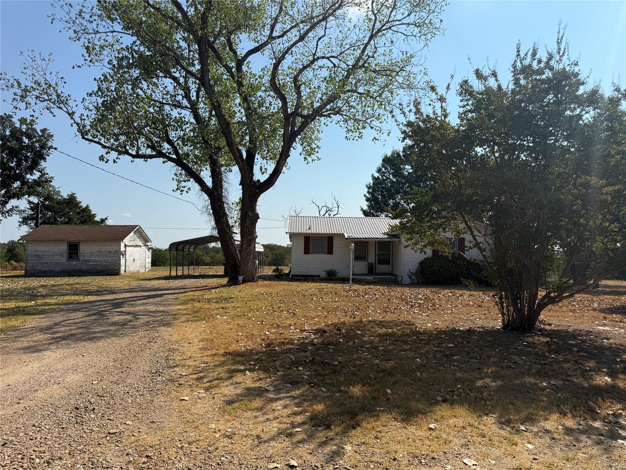 main property photo 3