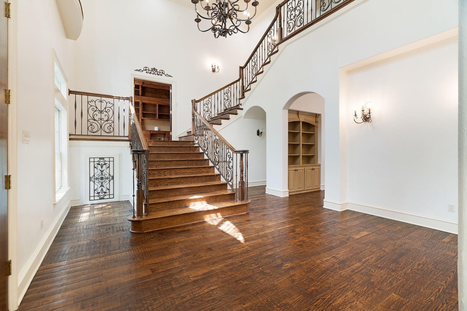 main property photo 14