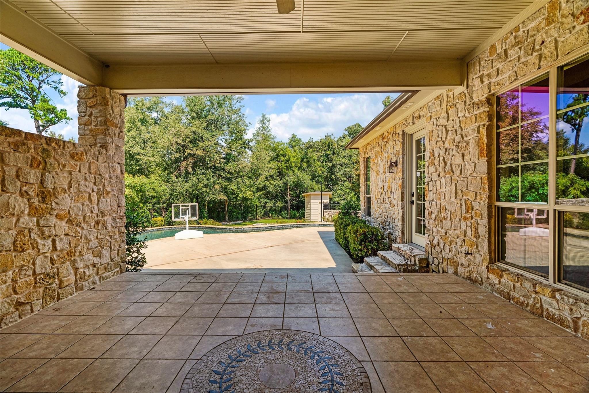 main property photo 34