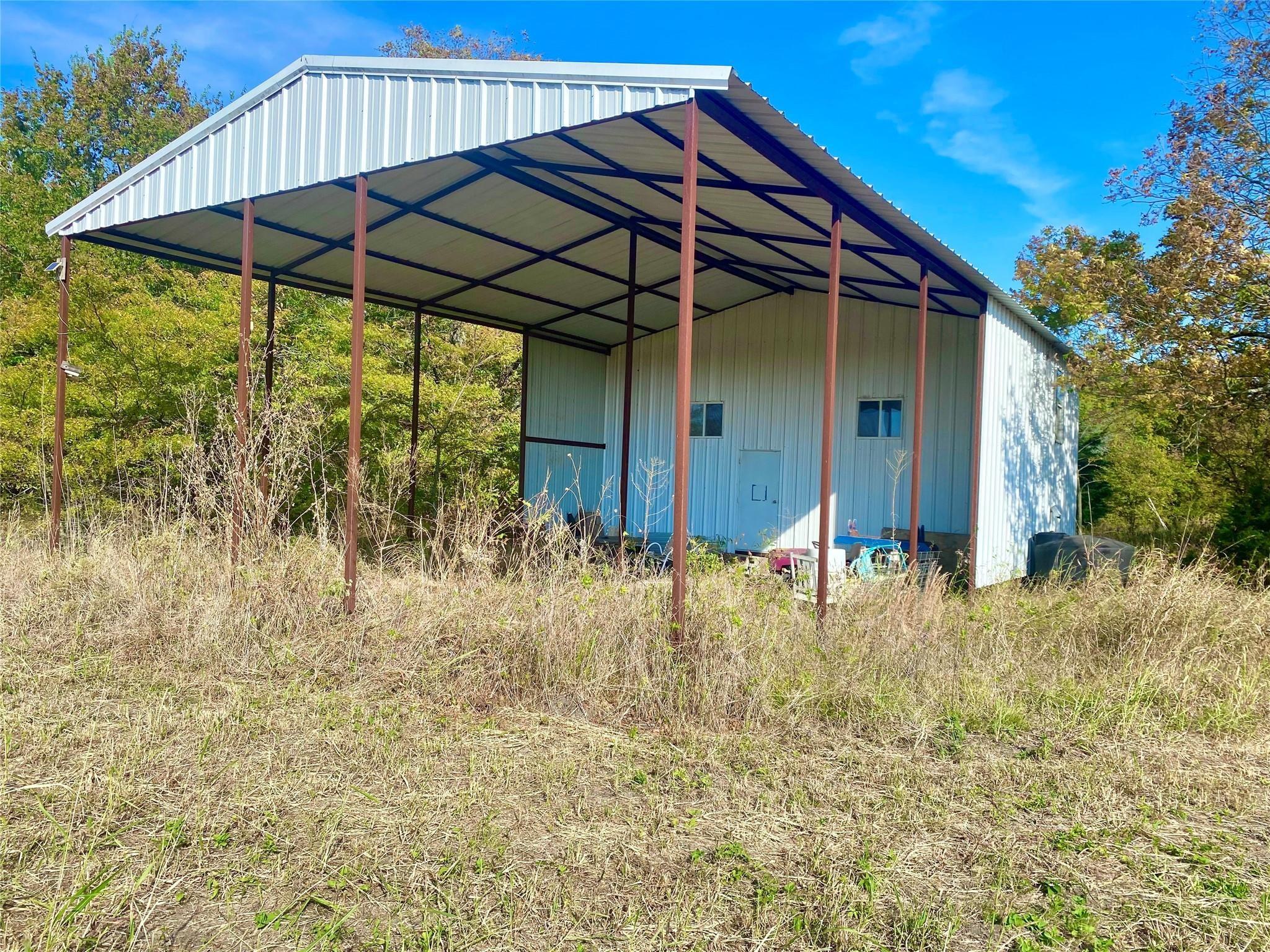 main property photo 8