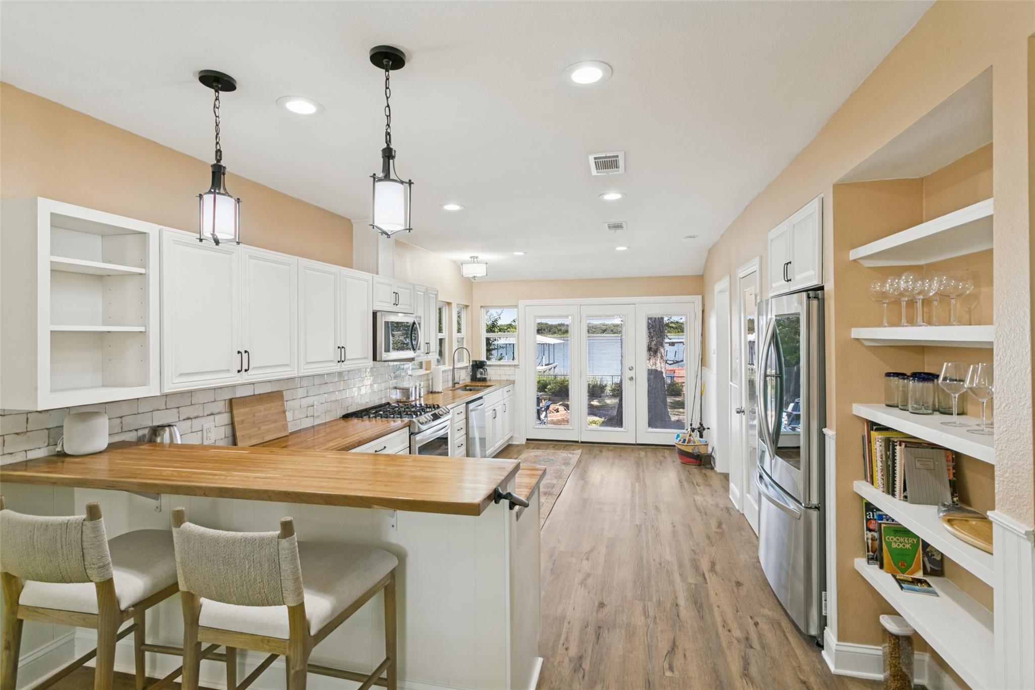 main property photo 9