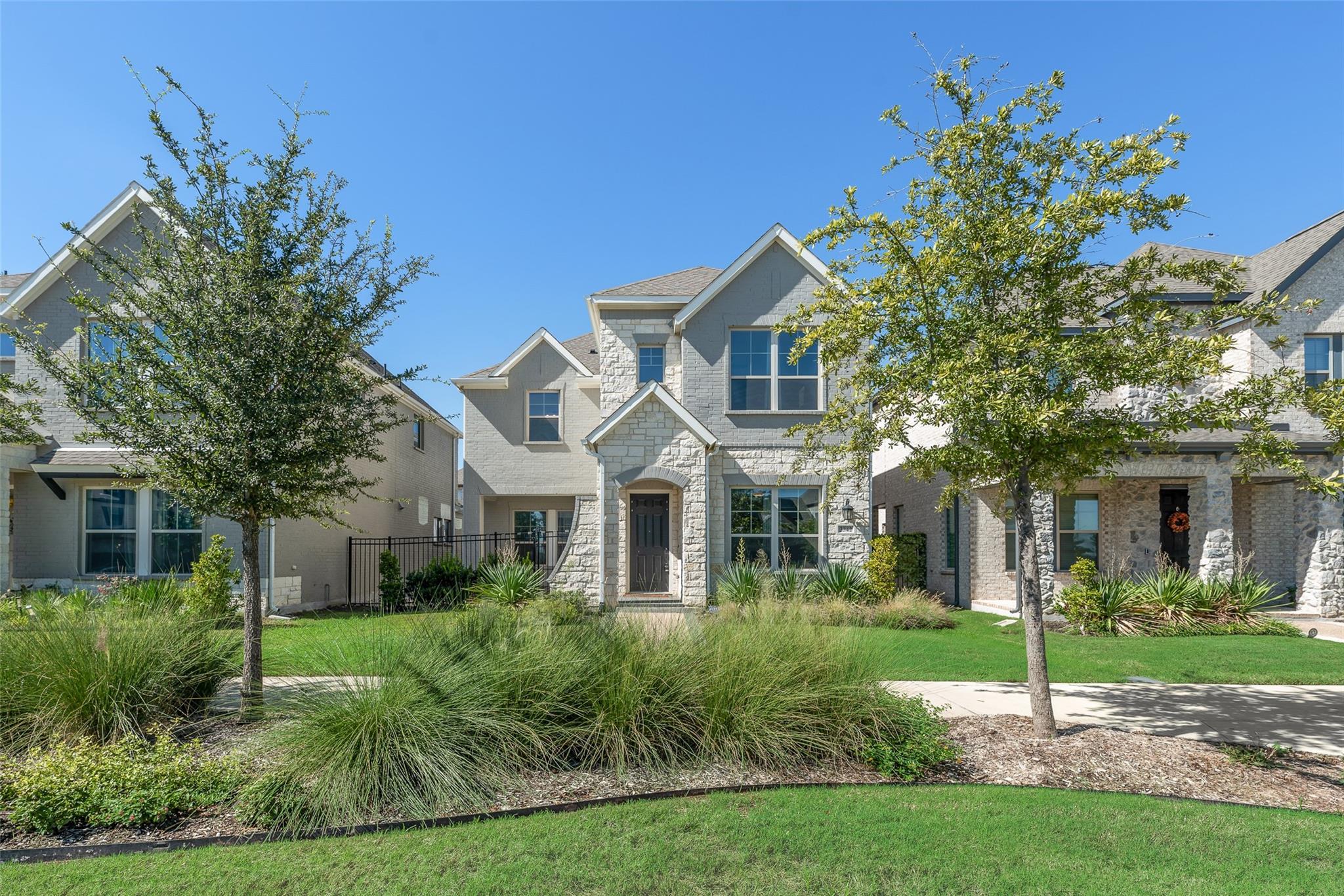 main property photo 32
