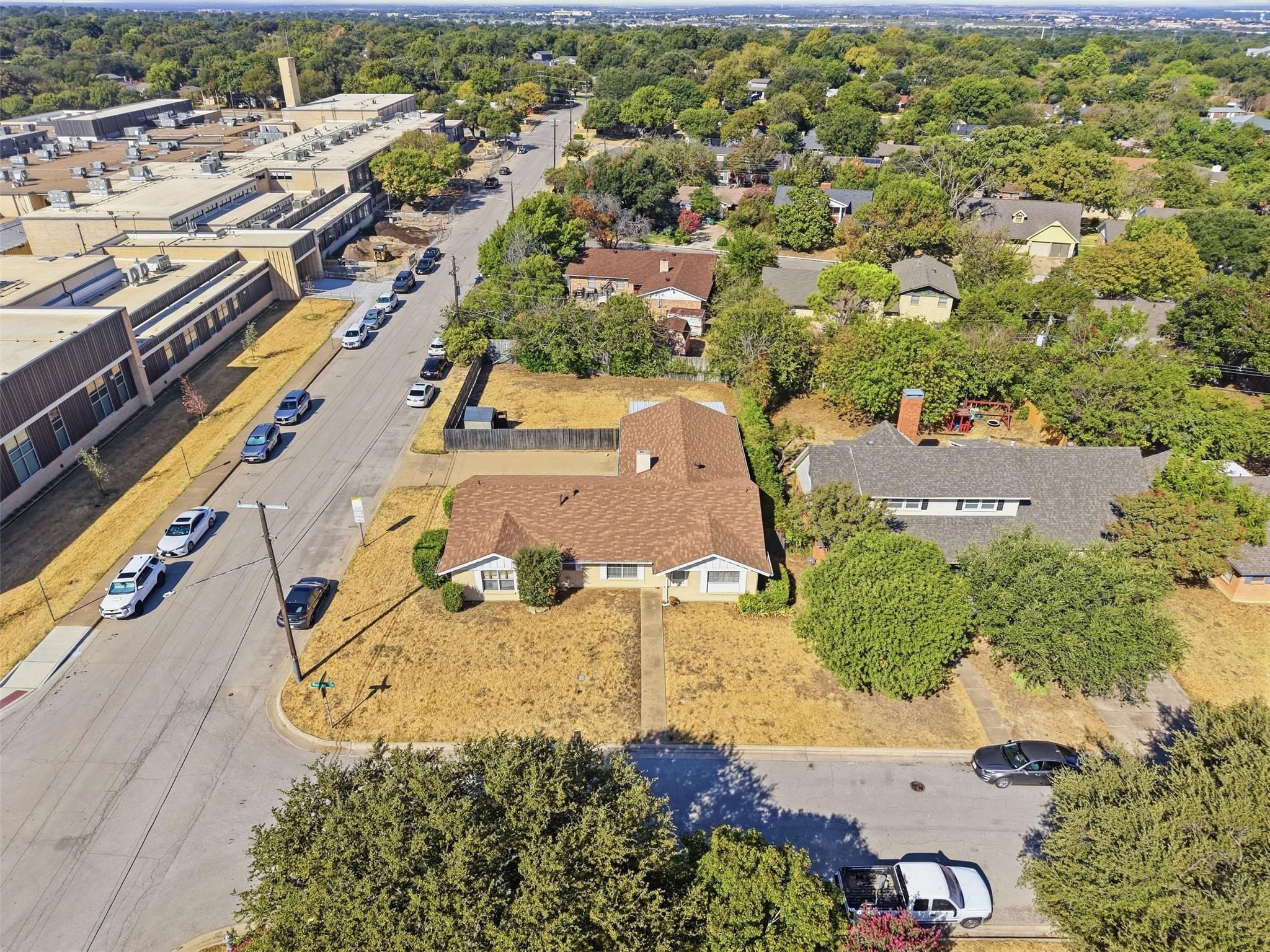 main property photo 16