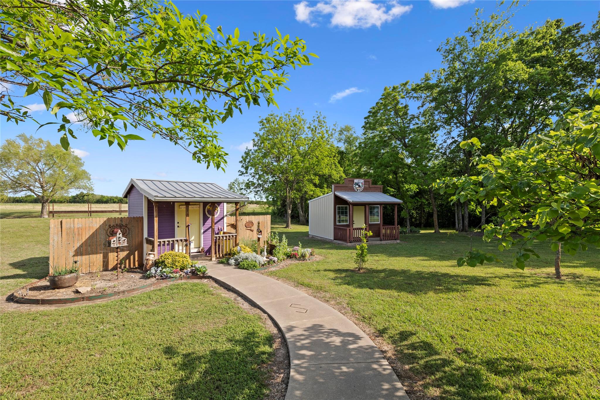 main property photo 28