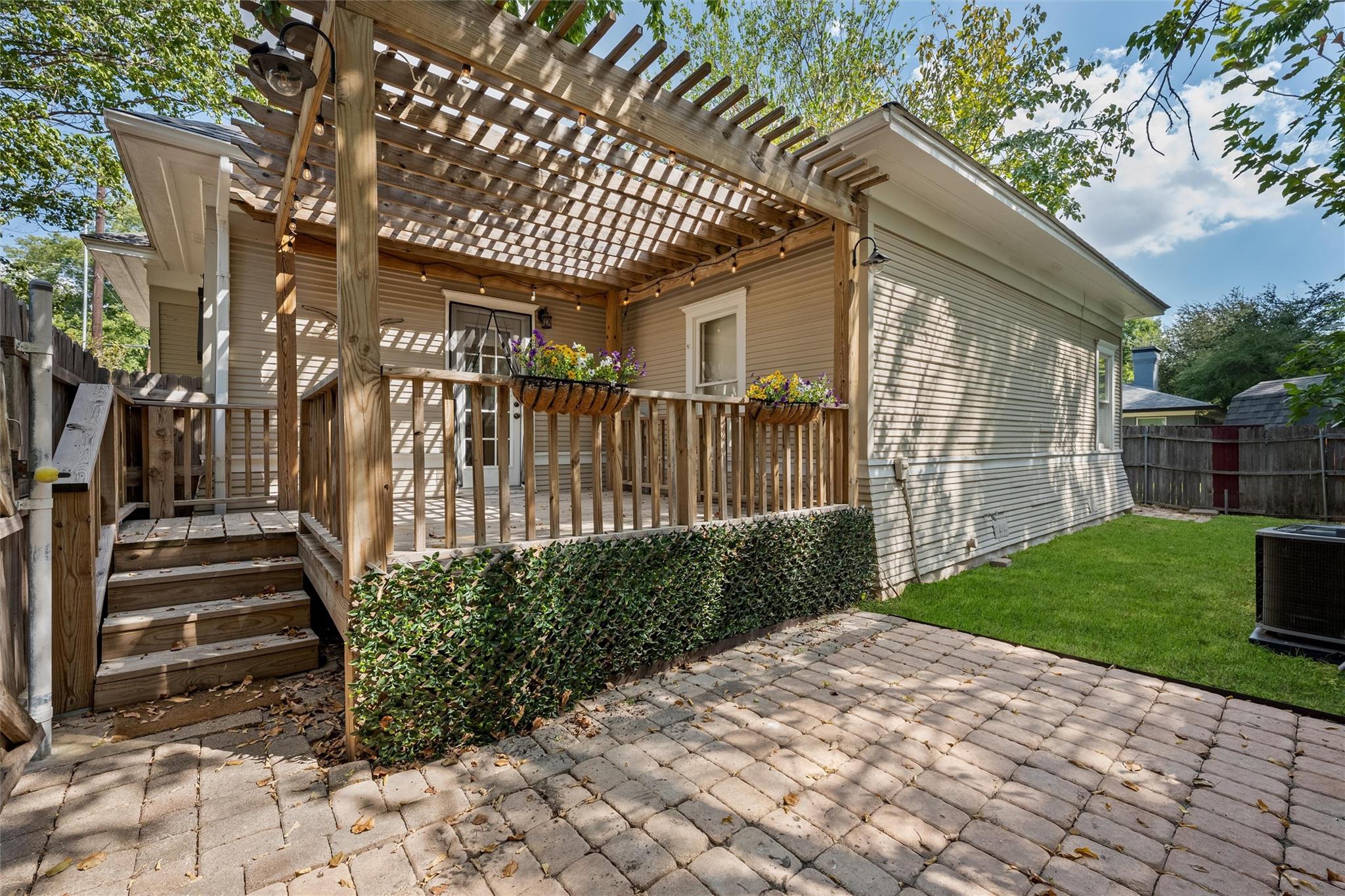 main property photo 31