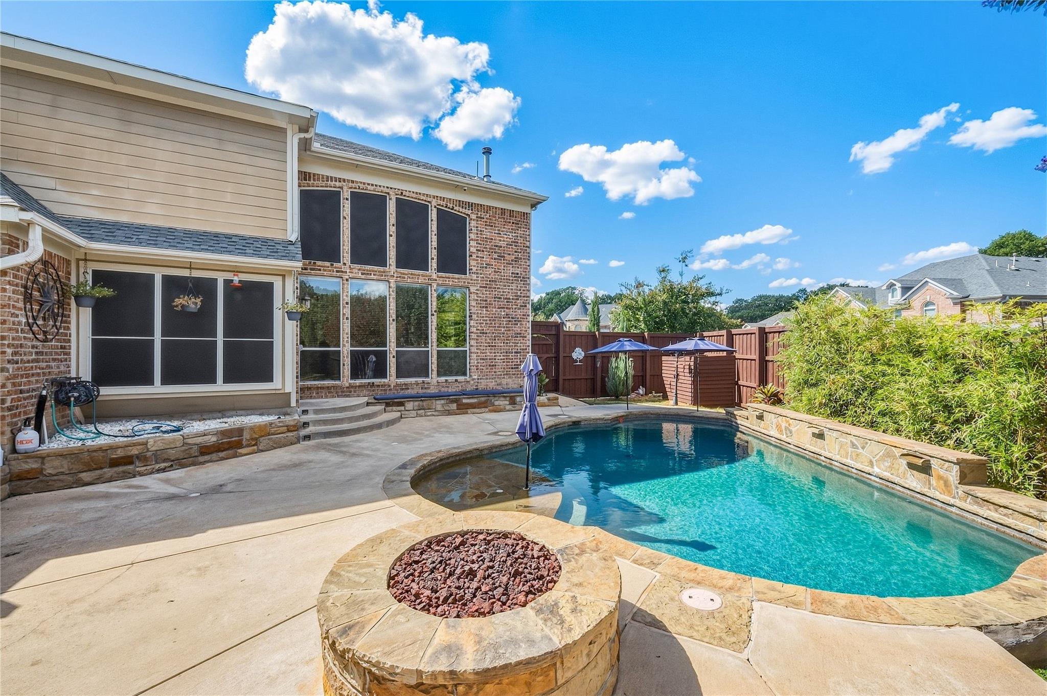 main property photo 8